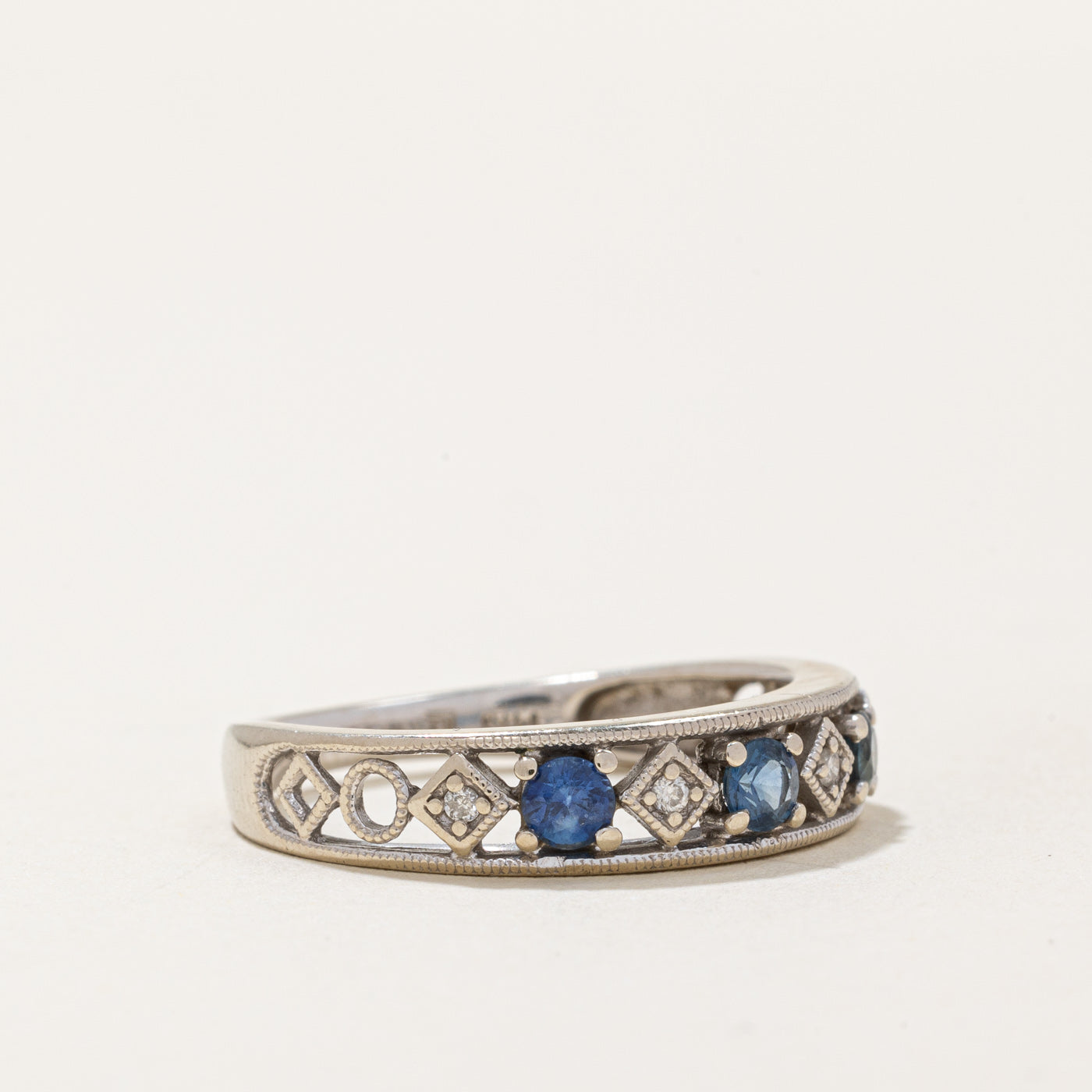Bague en treillis de saphirs et diamants | 0,36 ct, 0,02 ct | Taille 6,5 | 
