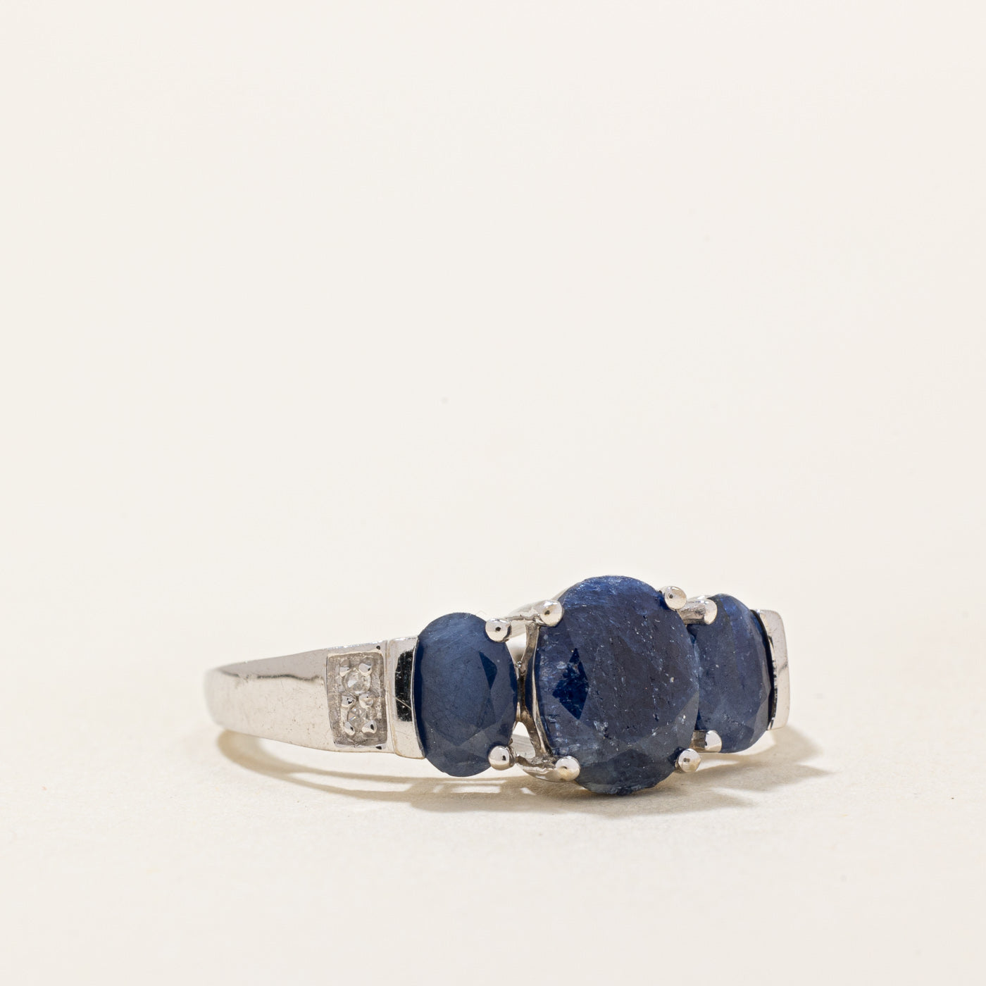 Sapphire & Diamond Ring | 1.90ctw, 0.02ctw | SZ 7 |