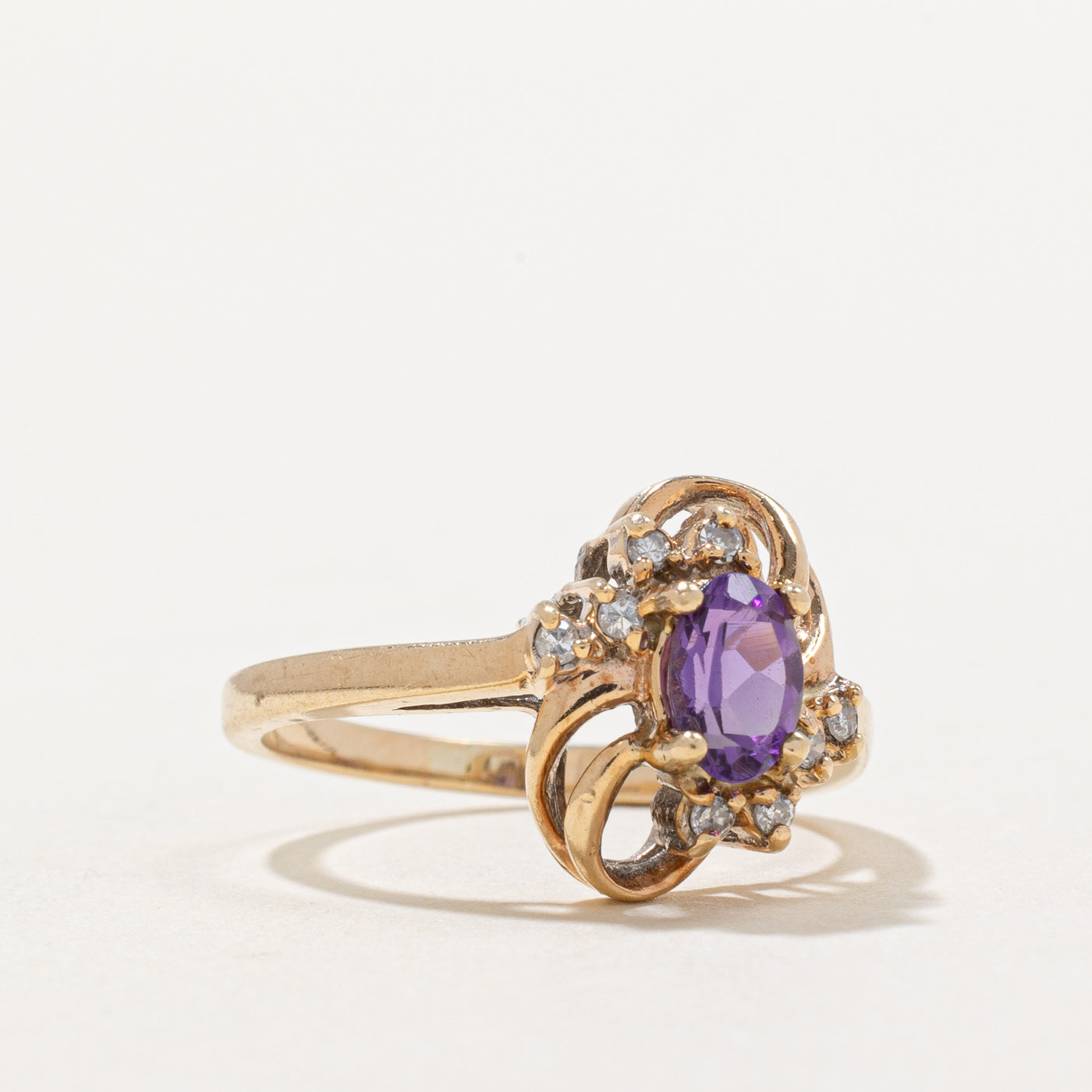 Amethyst & Diamond Ring | 0.32ct, 0.04ctw | SZ 5 |