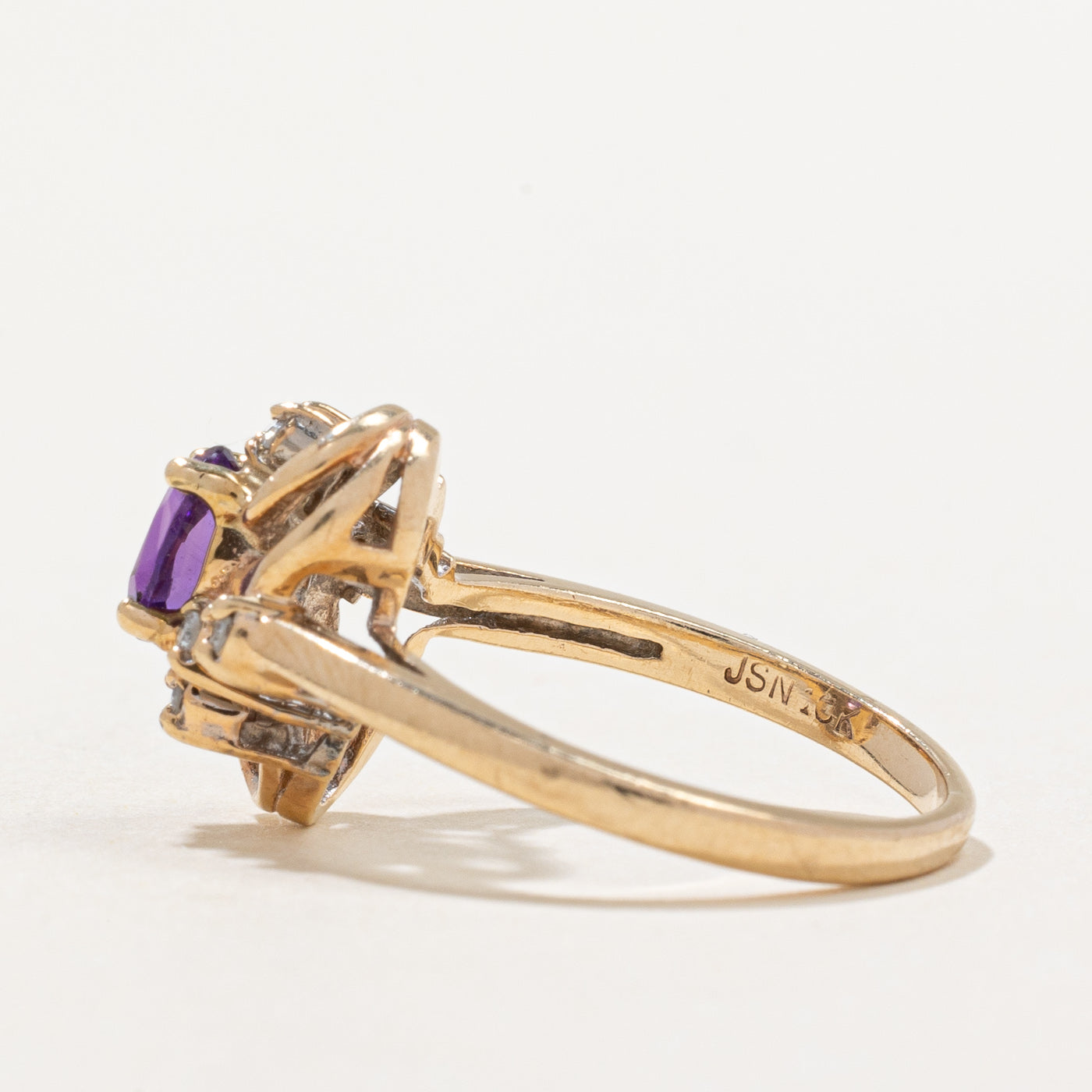 Amethyst & Diamond Ring | 0.32ct, 0.04ctw | SZ 5 |