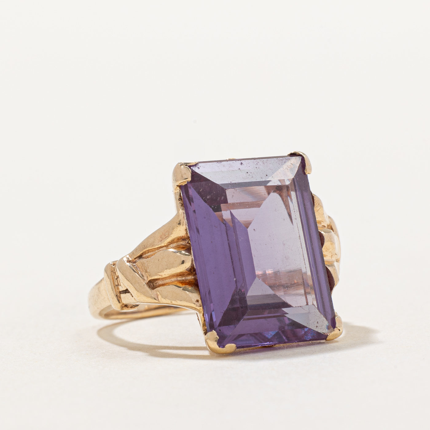 Synthetic Colour Change Sapphire Cocktail Ring | 12.50ct | SZ 5.75 |