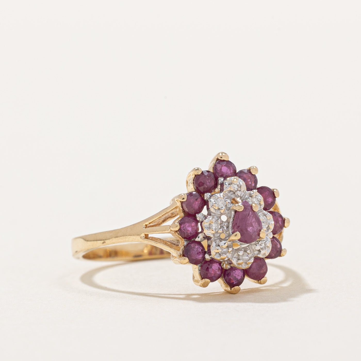 Bague cocktail rubis et diamants | 0,74 ct, 0,03 ct | Taille 8,25 | 