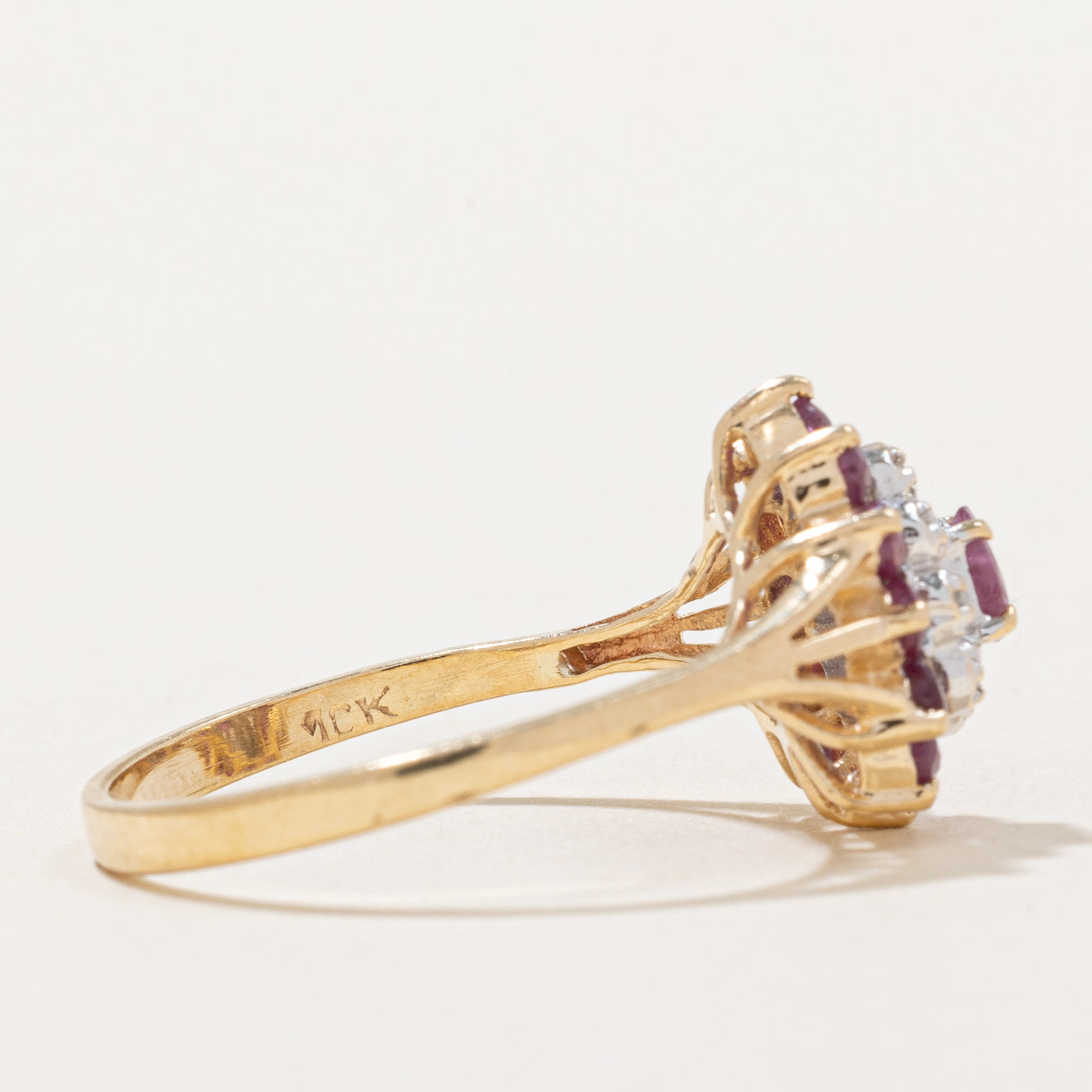 Bague cocktail rubis et diamants | 0,74 ct, 0,03 ct | Taille 8,25 | 