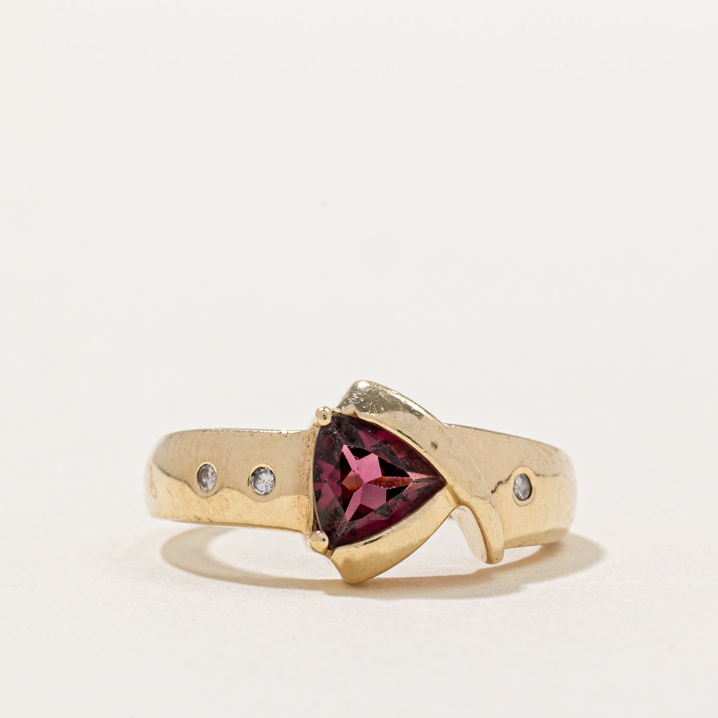 Garnet & Diamond Cocktail Ring | 0.85ct, 0.03ctw | SZ 7 |