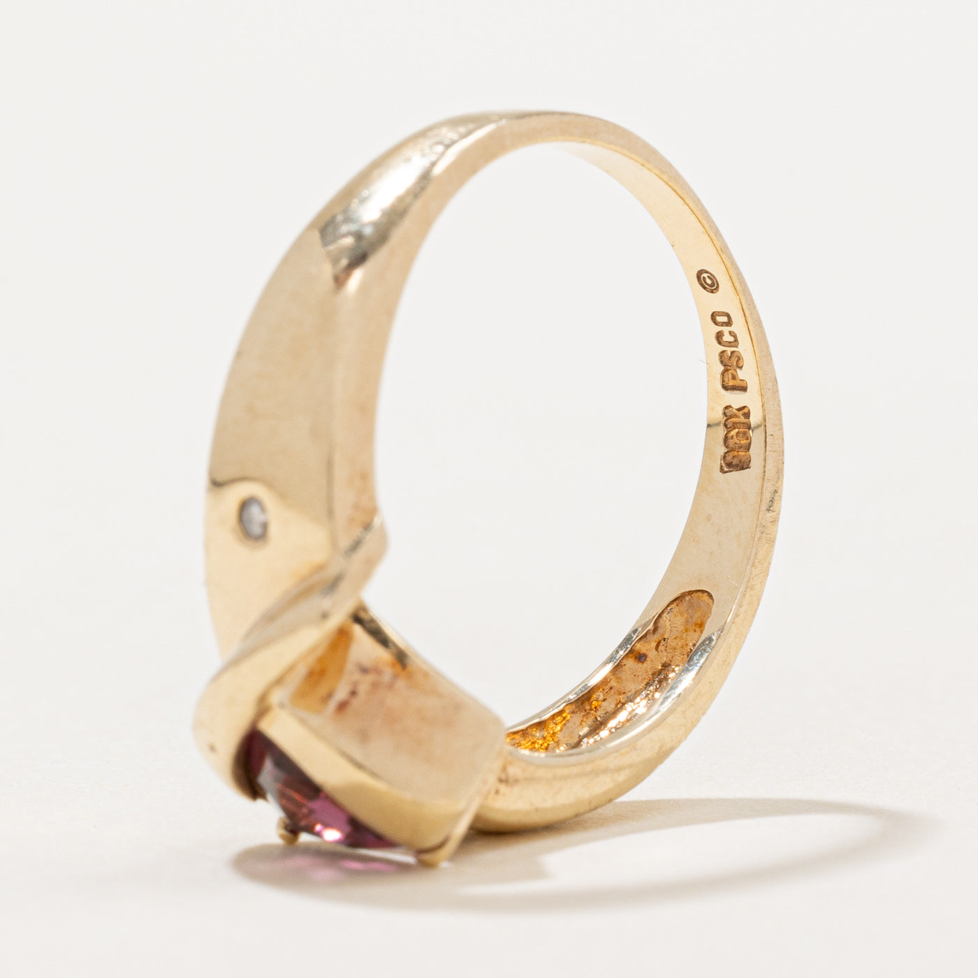 Garnet & Diamond Cocktail Ring | 0.85ct, 0.03ctw | SZ 7 |