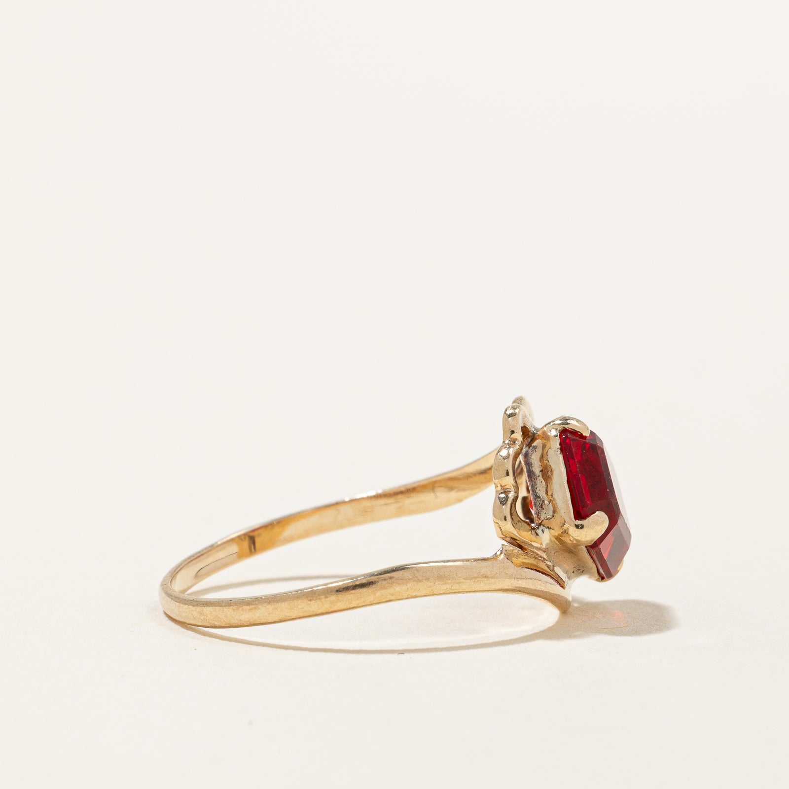 Emerald Cut Red Paste Glass Ring | 1.70ct | SZ 6.25 |