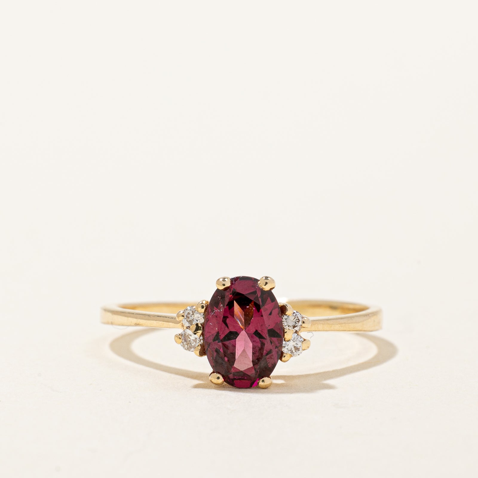 Rhodolite Garnet & Diamond Ring | 0.90ct, 0.04ctw | SZ 6.25 |