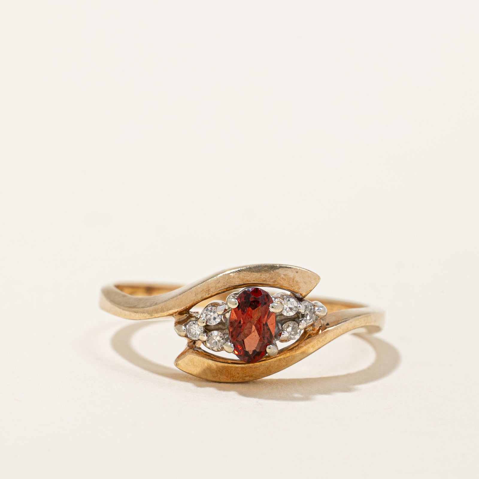 Garnet & Diamond Ring | 0.25ct, 0.04ctw | SZ 7.75 |