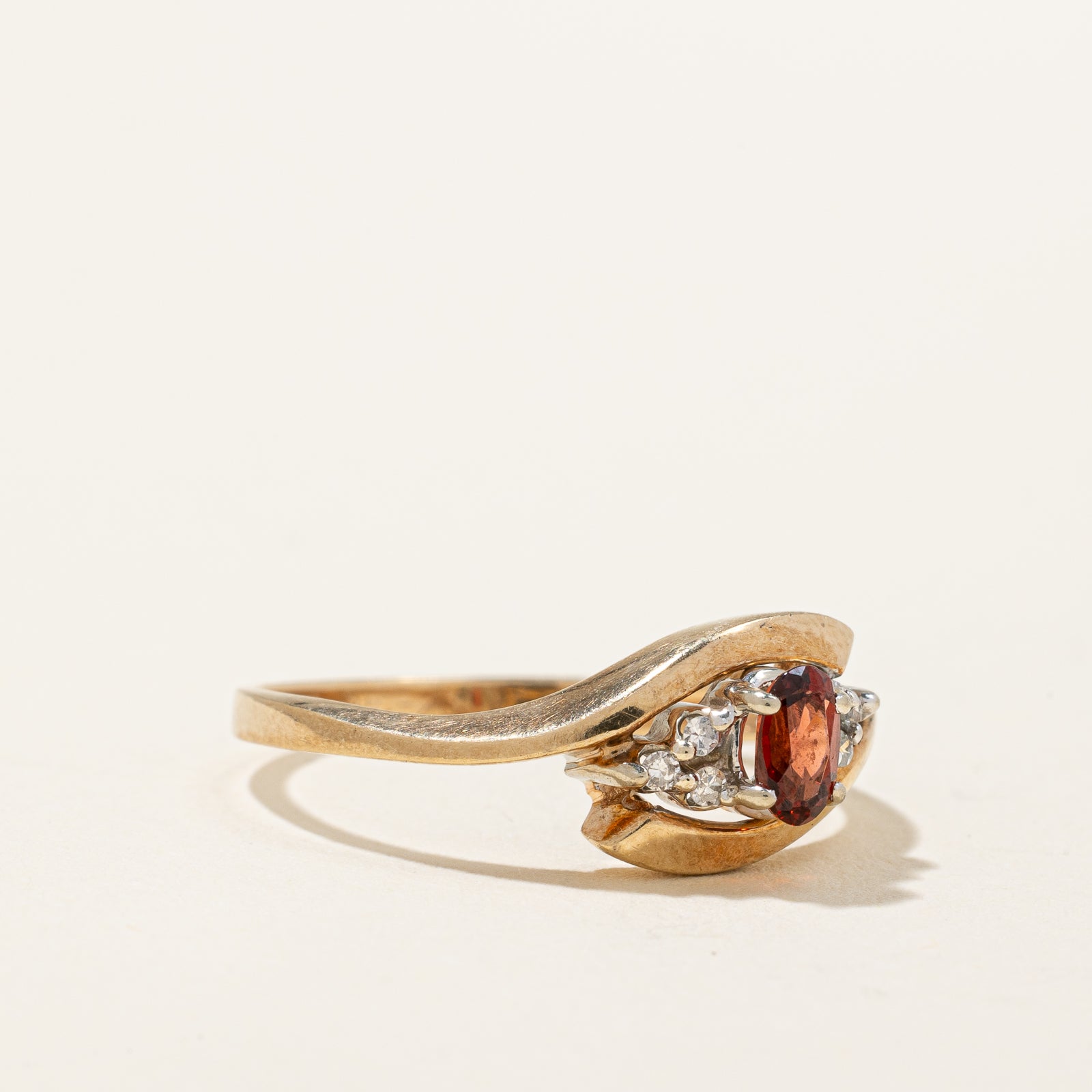 Garnet & Diamond Ring | 0.25ct, 0.04ctw | SZ 7.75 |
