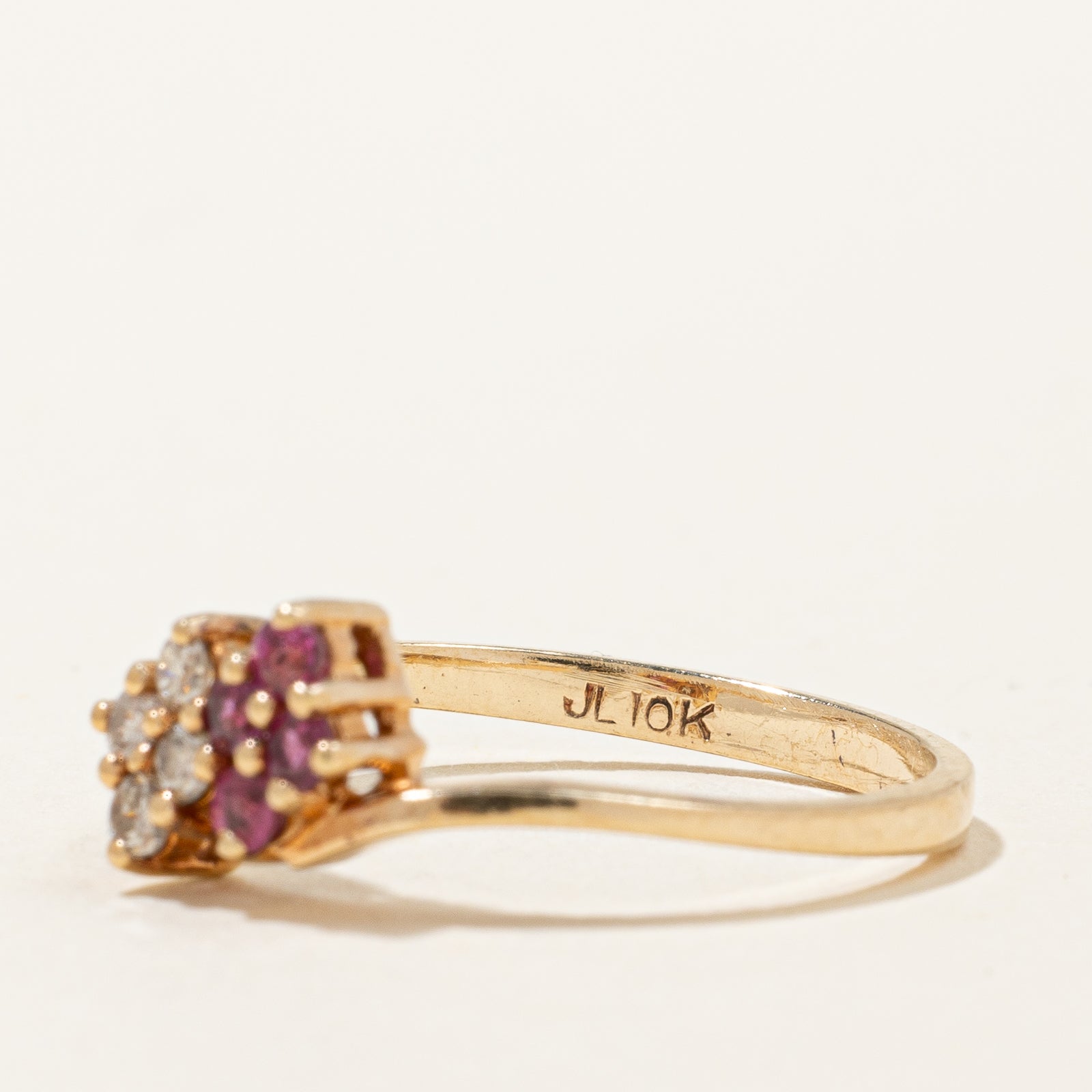 Bague sertie de rubis et de diamants | 0,14 ct, 0,10 ct | Taille 6 | 