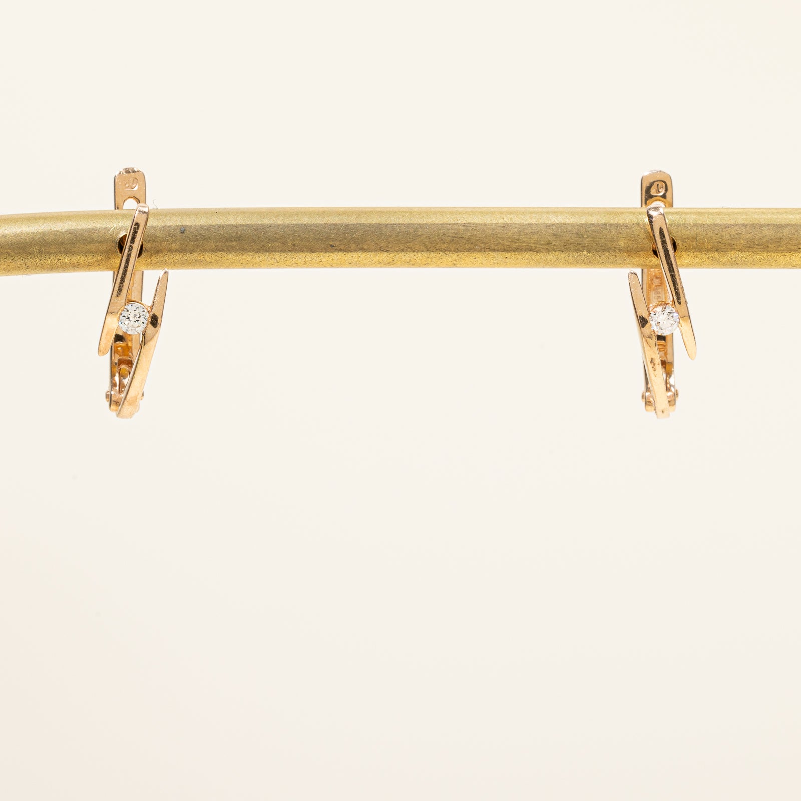 Boucles d'oreilles créoles serties de diamants sous tension | 0,06 ct | 