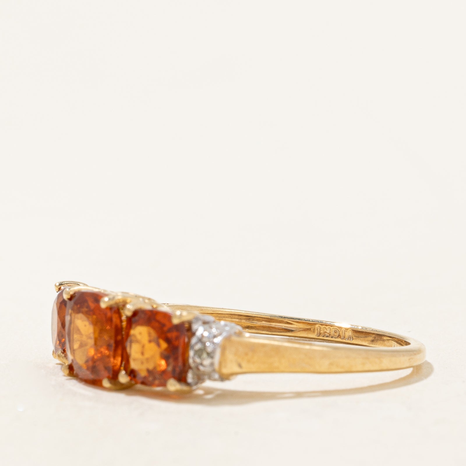Bague en grenat hessonite et diamants | 3,00 ct, 0,01 ct au total | Taille 7,75 | 