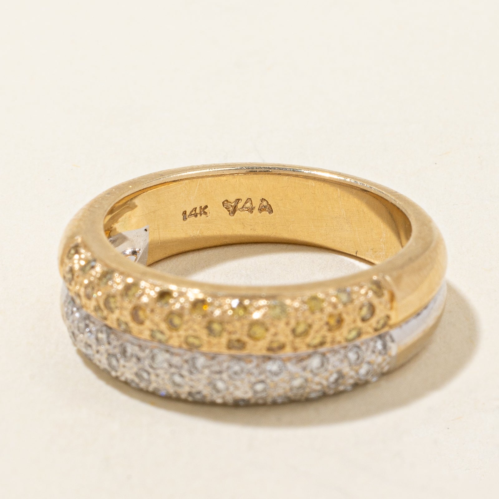 Bague double en or bicolore sertie de diamants pavés | 0,18 ct, 0,18 ct | Taille 6,5 | 