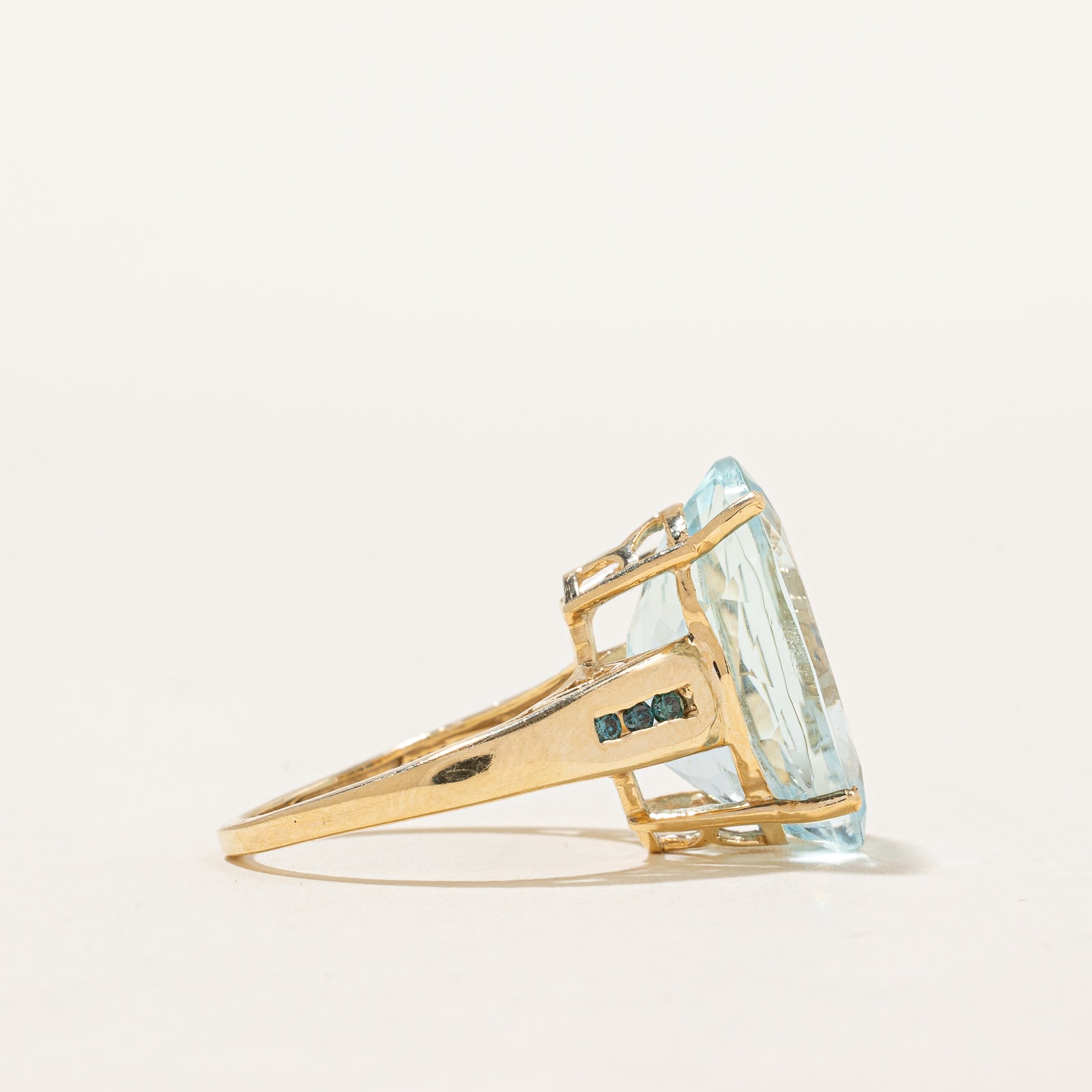 Aquamarine & Diamond Cocktail Ring | 11.20ct, 0.06ctw | SZ 5.75 |