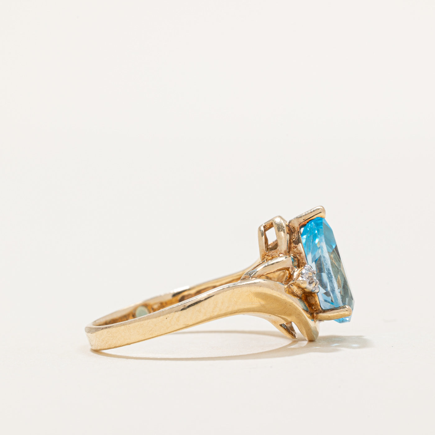 Blue Topaz & Diamond Cocktail Ring | 2.20ct, 0.02ctw | SZ 6.75 |