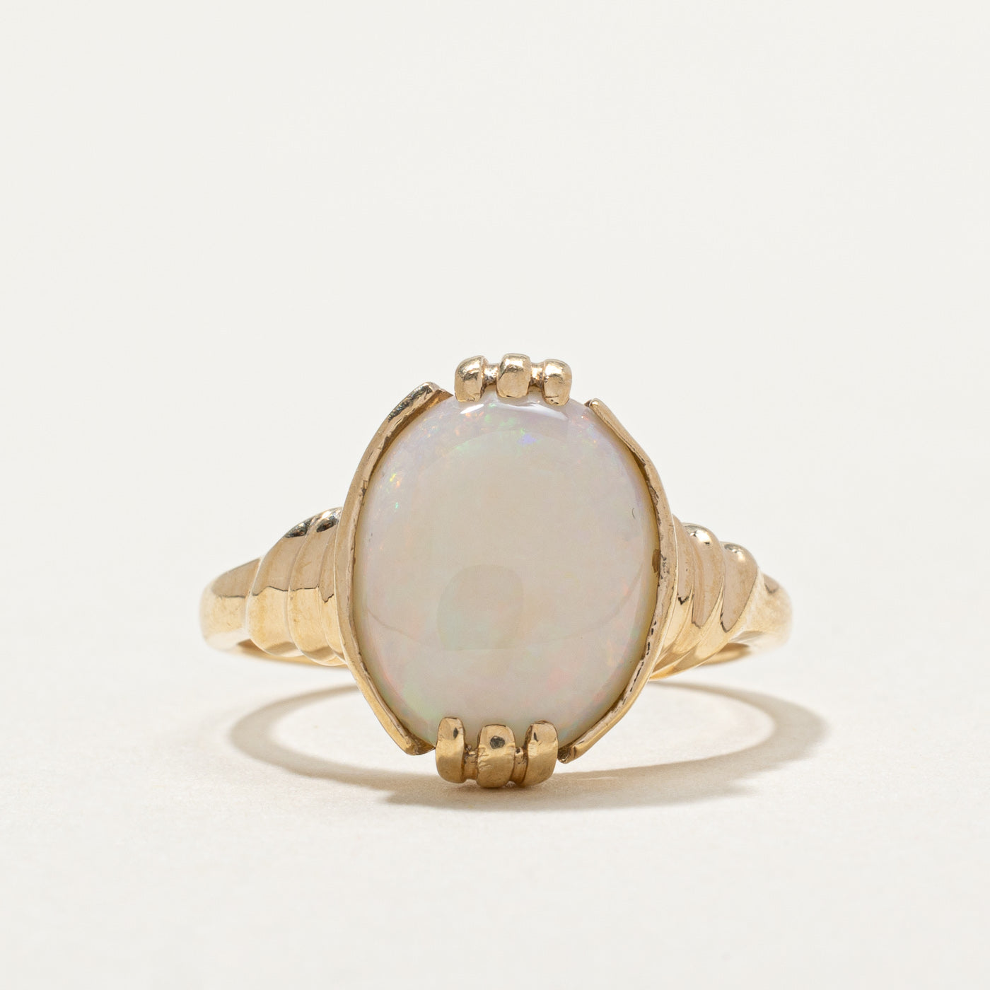 10k Oval Opal Grooved Ring | 2.60ct | SZ 5.5 |