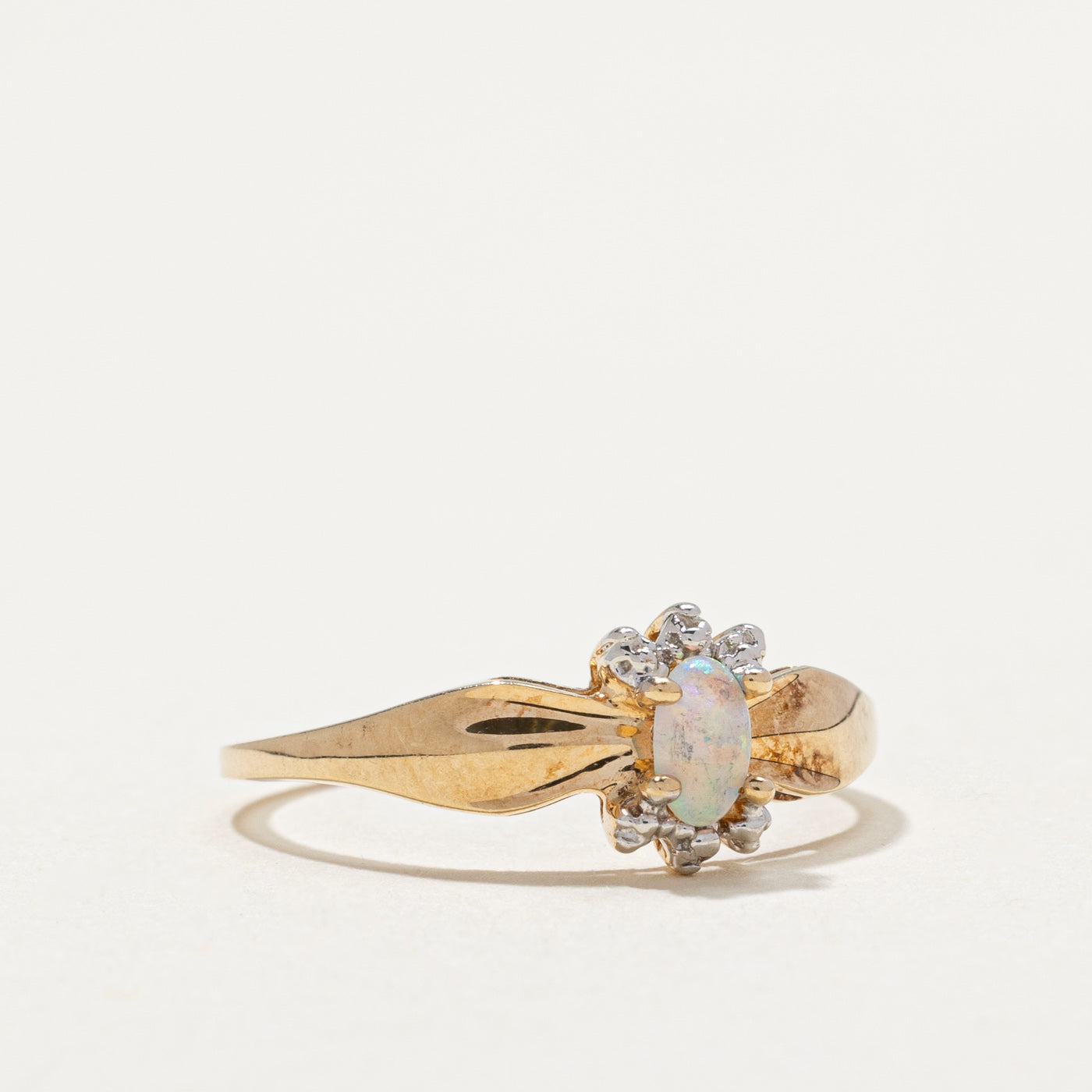 Bague en opale synthétique ovale en forme de pétale | 0,10 ct | Taille 7 | 