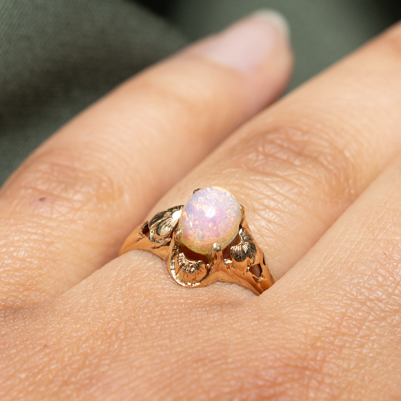 10k Cabochon Glass Paste Floral Ring | 2.00ct | SZ 6.25 |