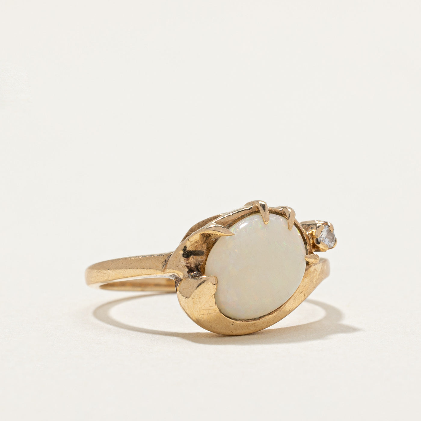 14k Yellow Gold Opal & Diamond Ring | 1.25ct, 0.02ct | SZ 6.75 |