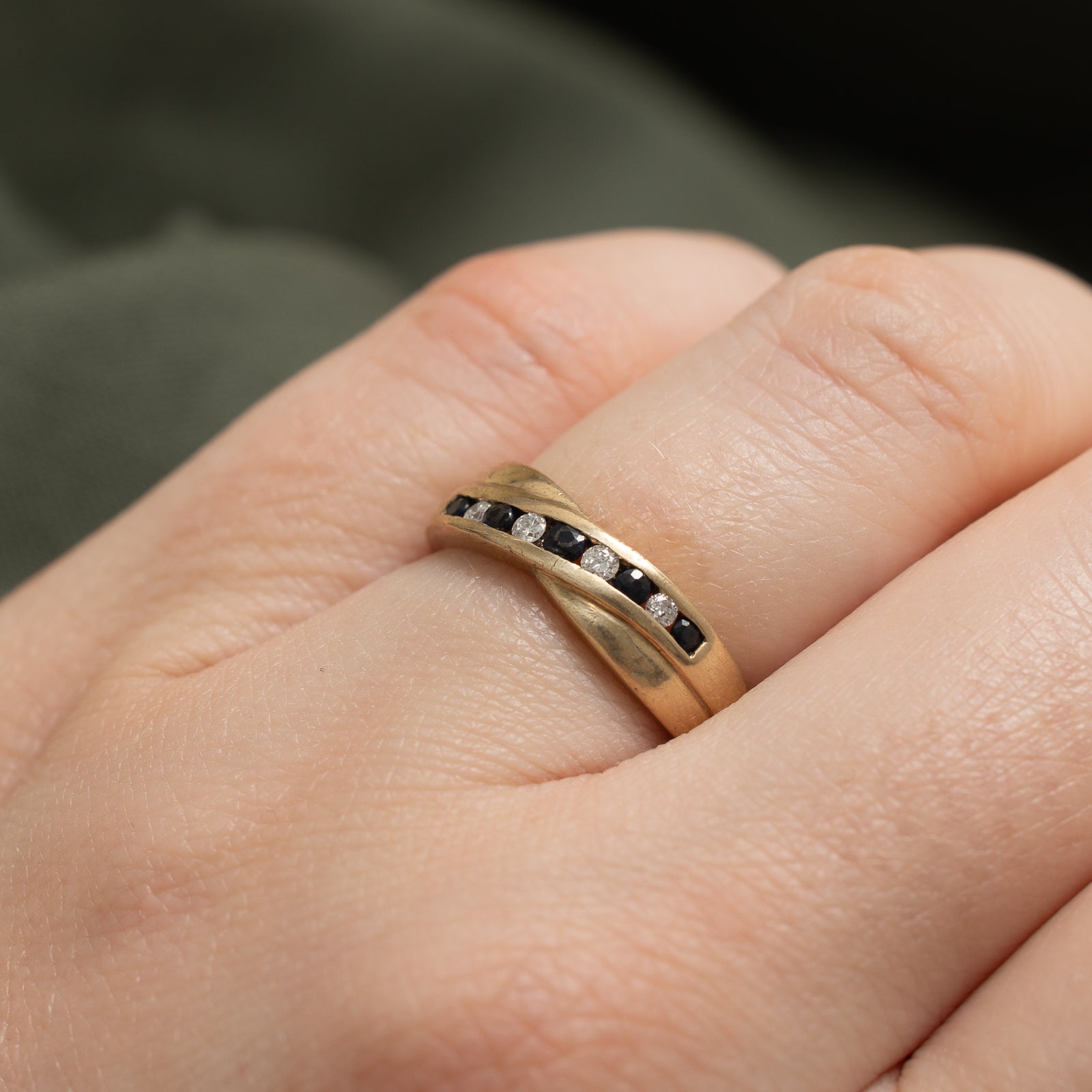 Bague croisée saphir et diamants | 0,16 ct, 0,10 ct | Taille 6 | 