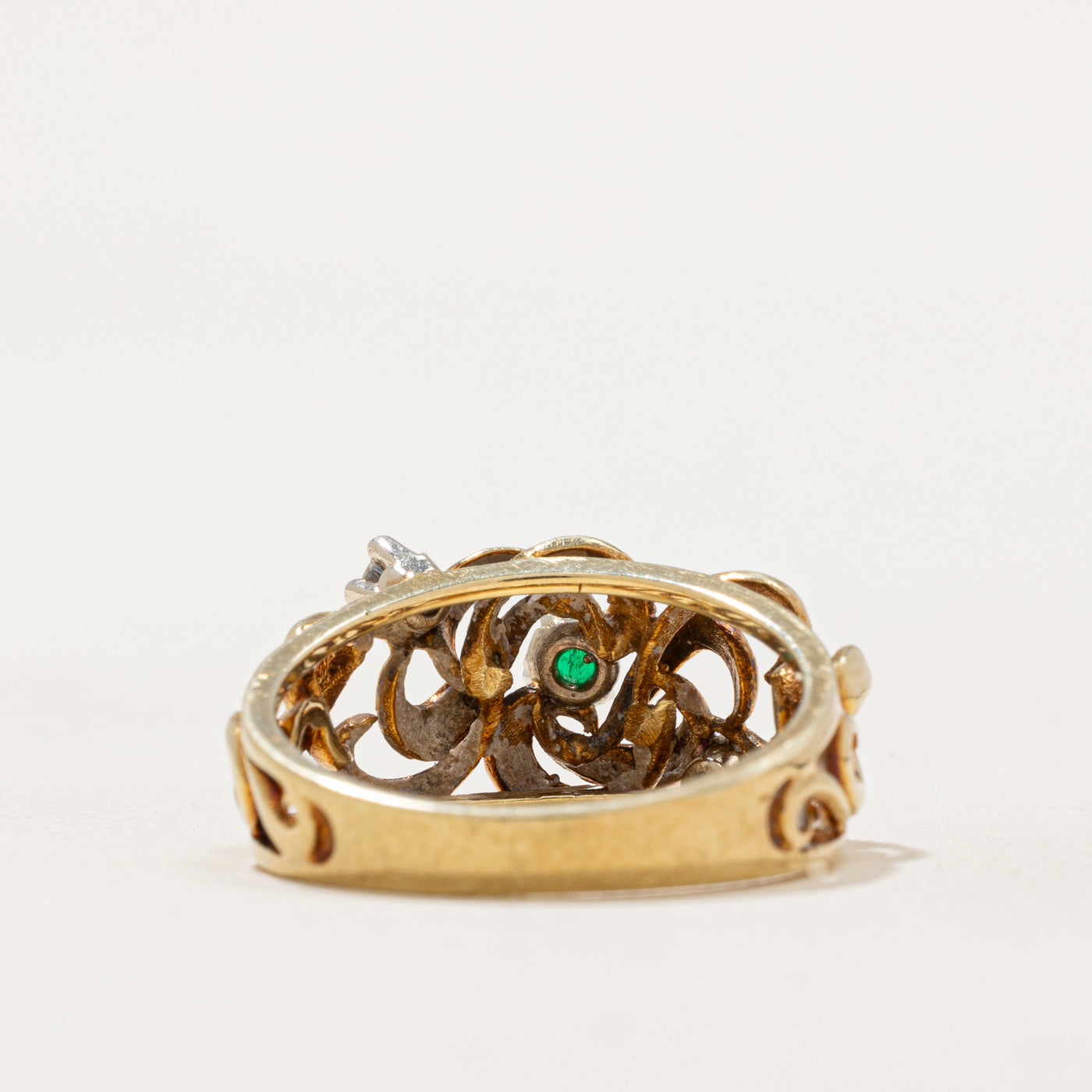Emerald & Diamond Ring | 0.08ct, 0.09ctw | SZ 6 |