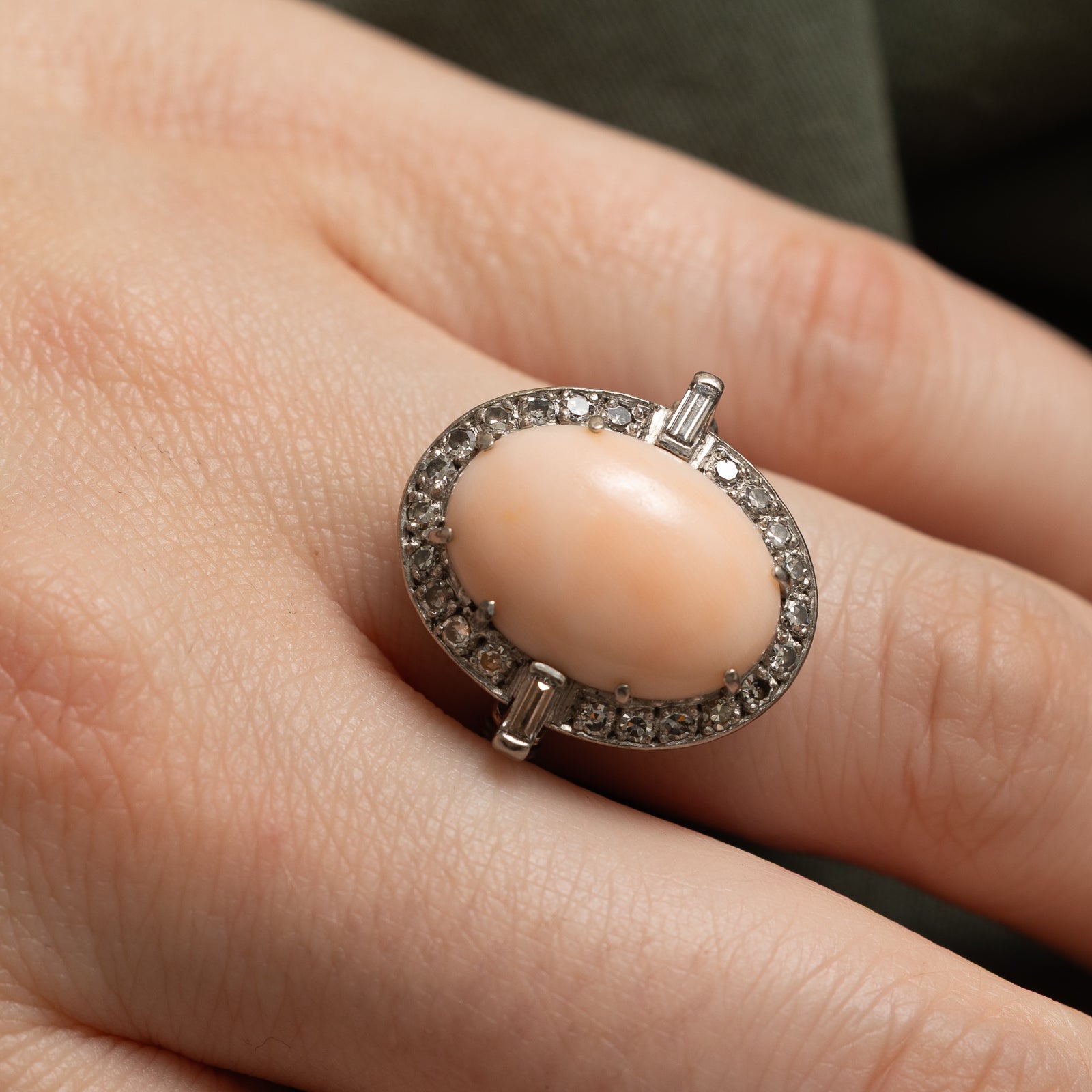 Bague cocktail halo corail et diamants | 5,70 ct, 0,33 ct au total | Taille 7,5