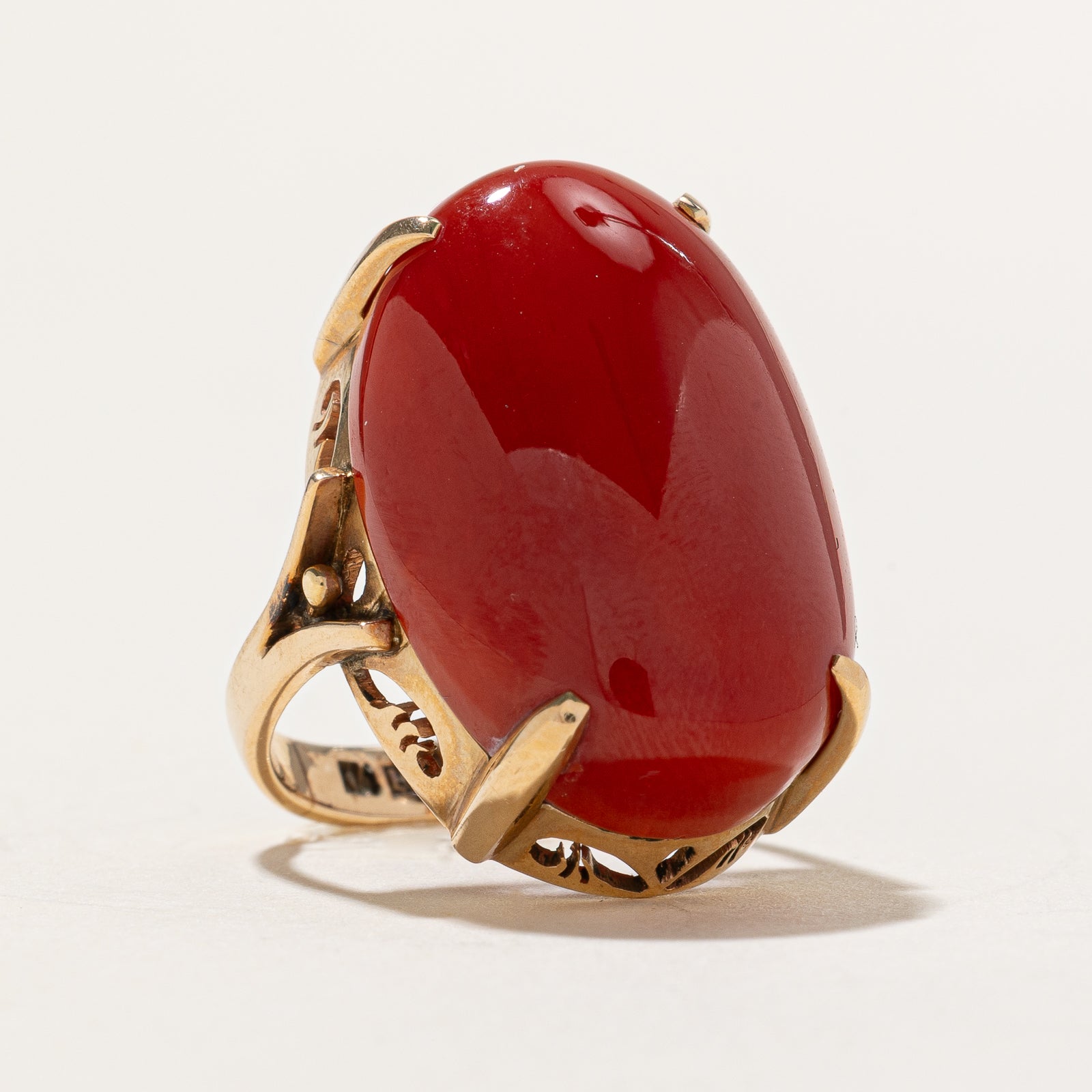 Bague cocktail en corail rouge cabochon ovale | 25,00 ct | Taille 5