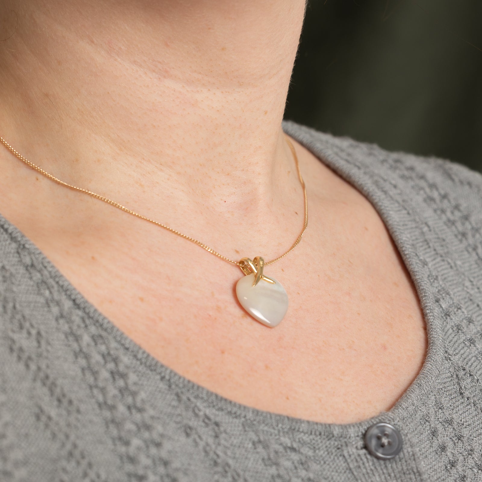 Mother of Pearl Heart Pendant | 12.00ct