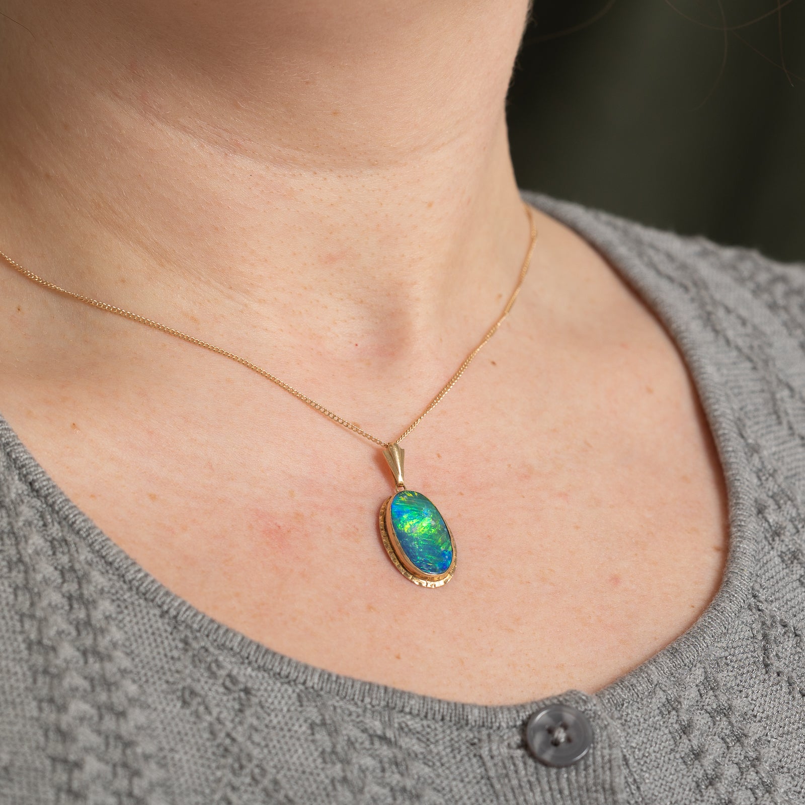 Round Cabochon Opal Pendant | 5.50ct