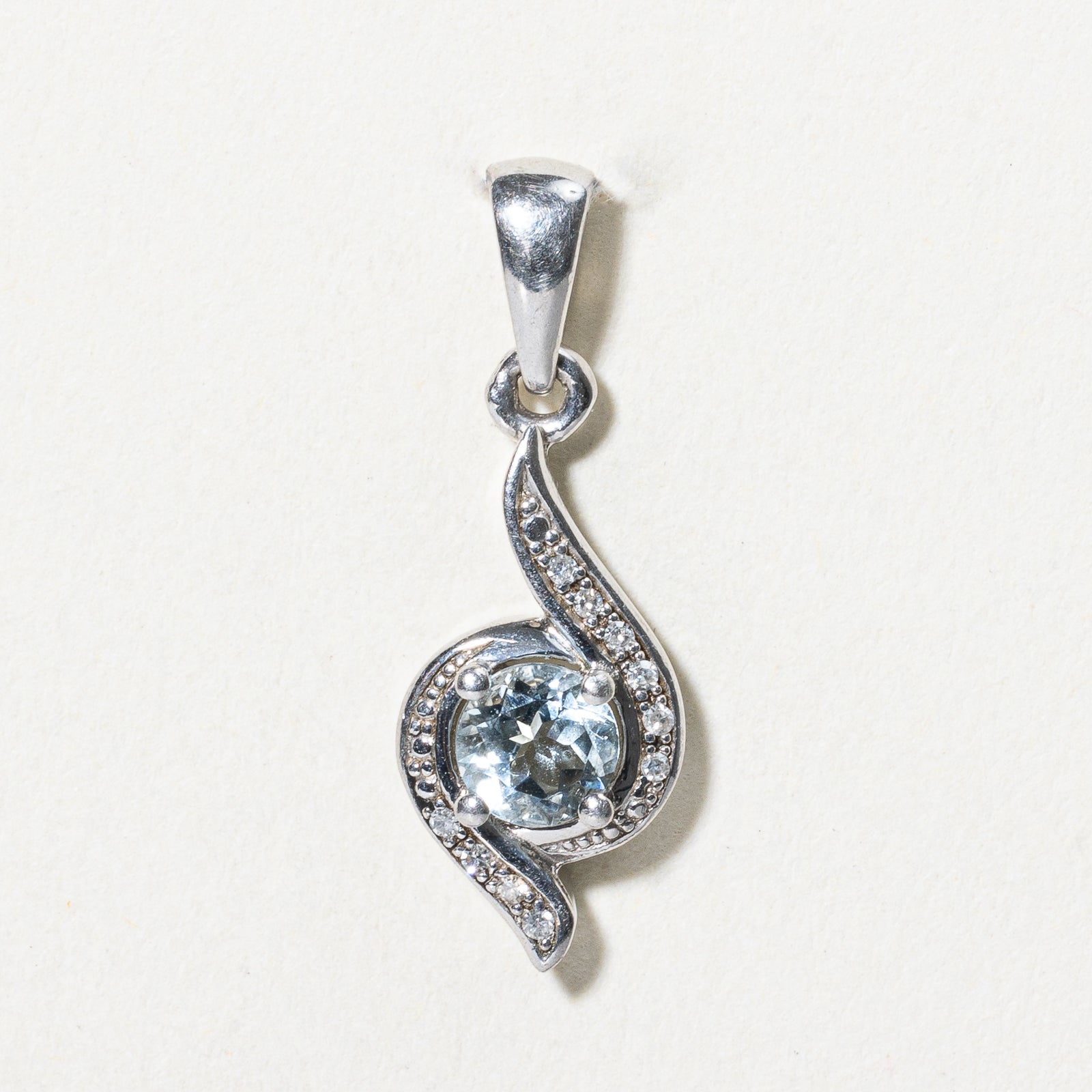 Pendentif aigue-marine et diamants | 0,30 ct, 0,01 ct au total | 