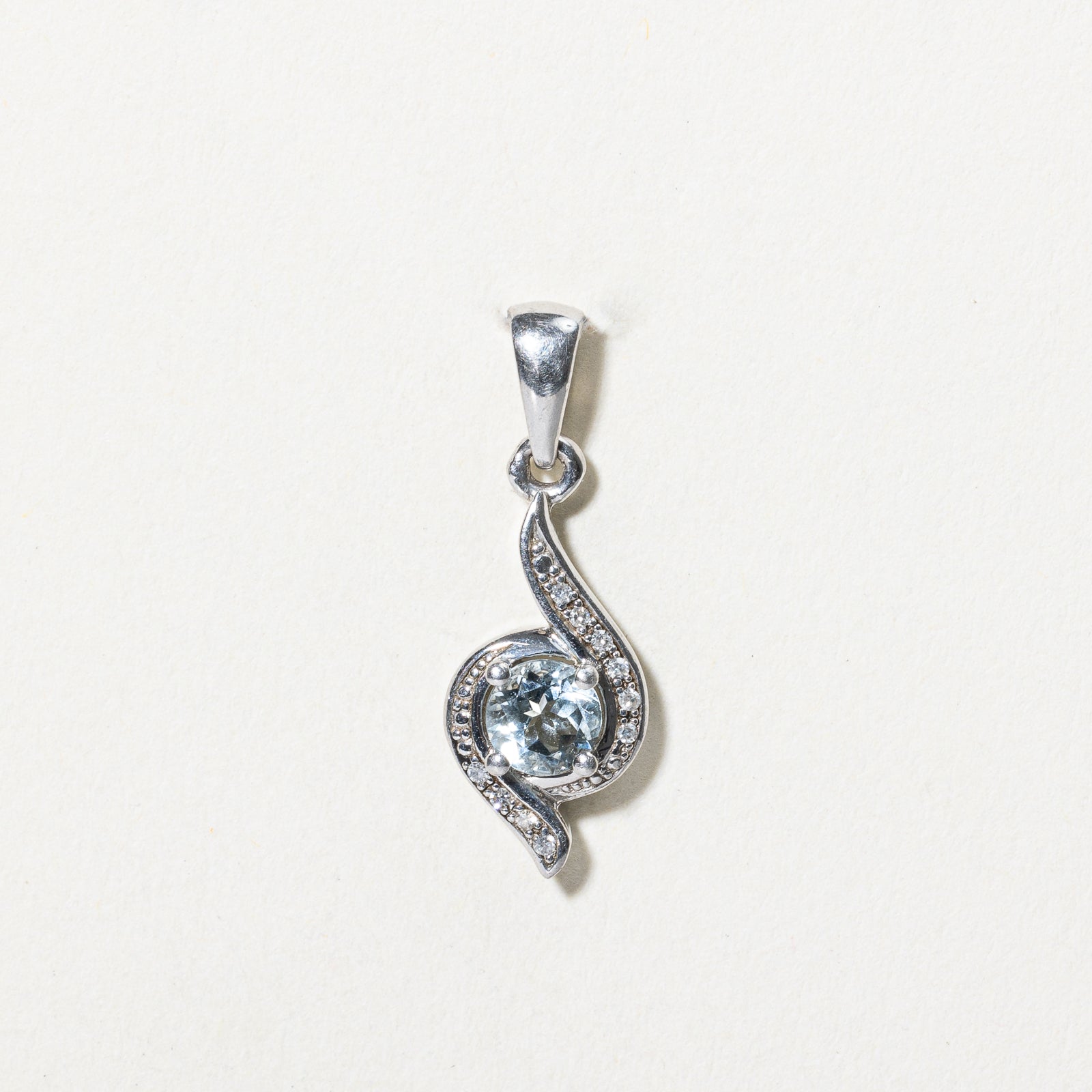 Pendentif aigue-marine et diamants | 0,30 ct, 0,01 ct au total | 