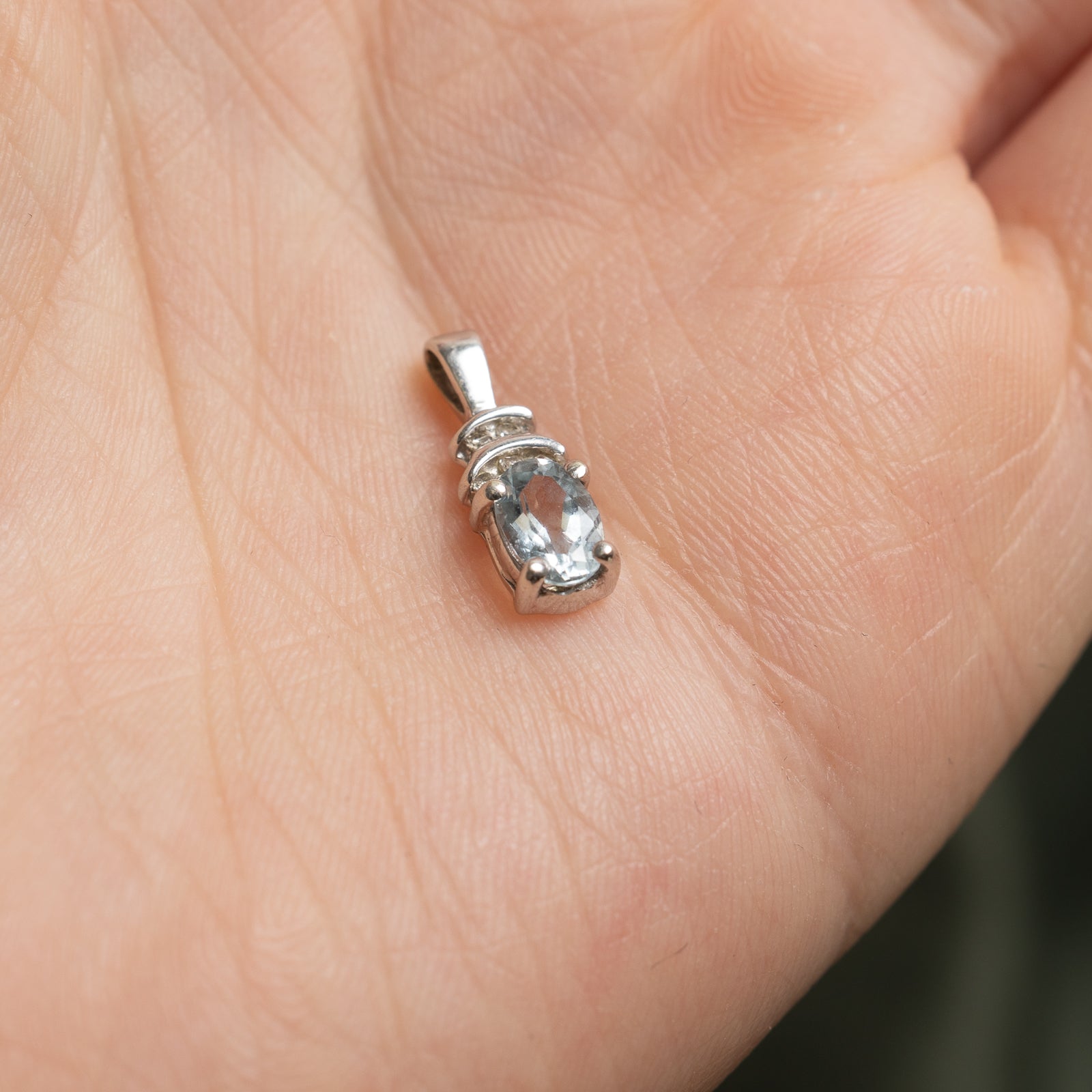 Pendentif goutte en aigue-marine et diamants | 0,34 ct, 0,03 ct au total | 