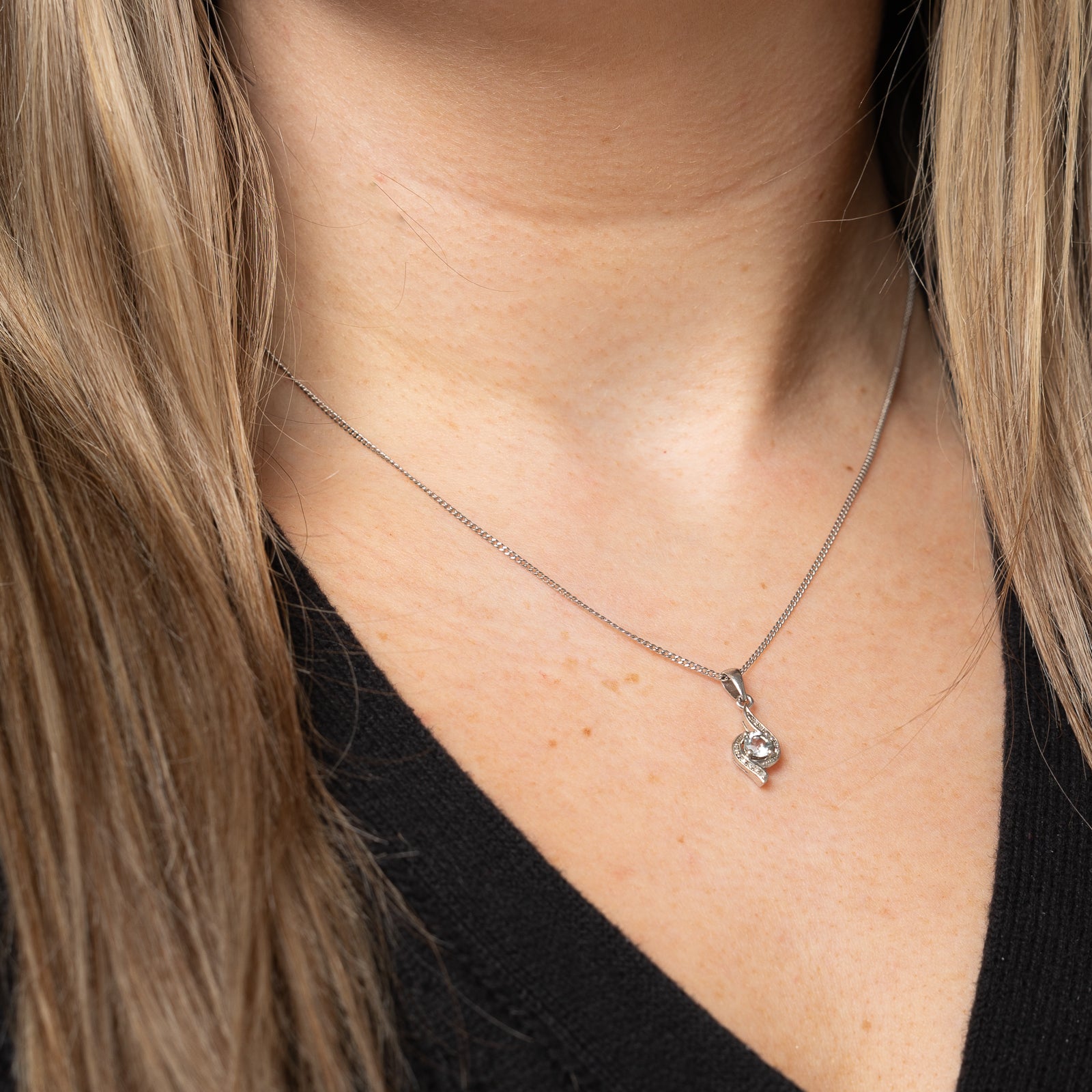 Pendentif aigue-marine et diamants | 0,30 ct, 0,01 ct au total | 