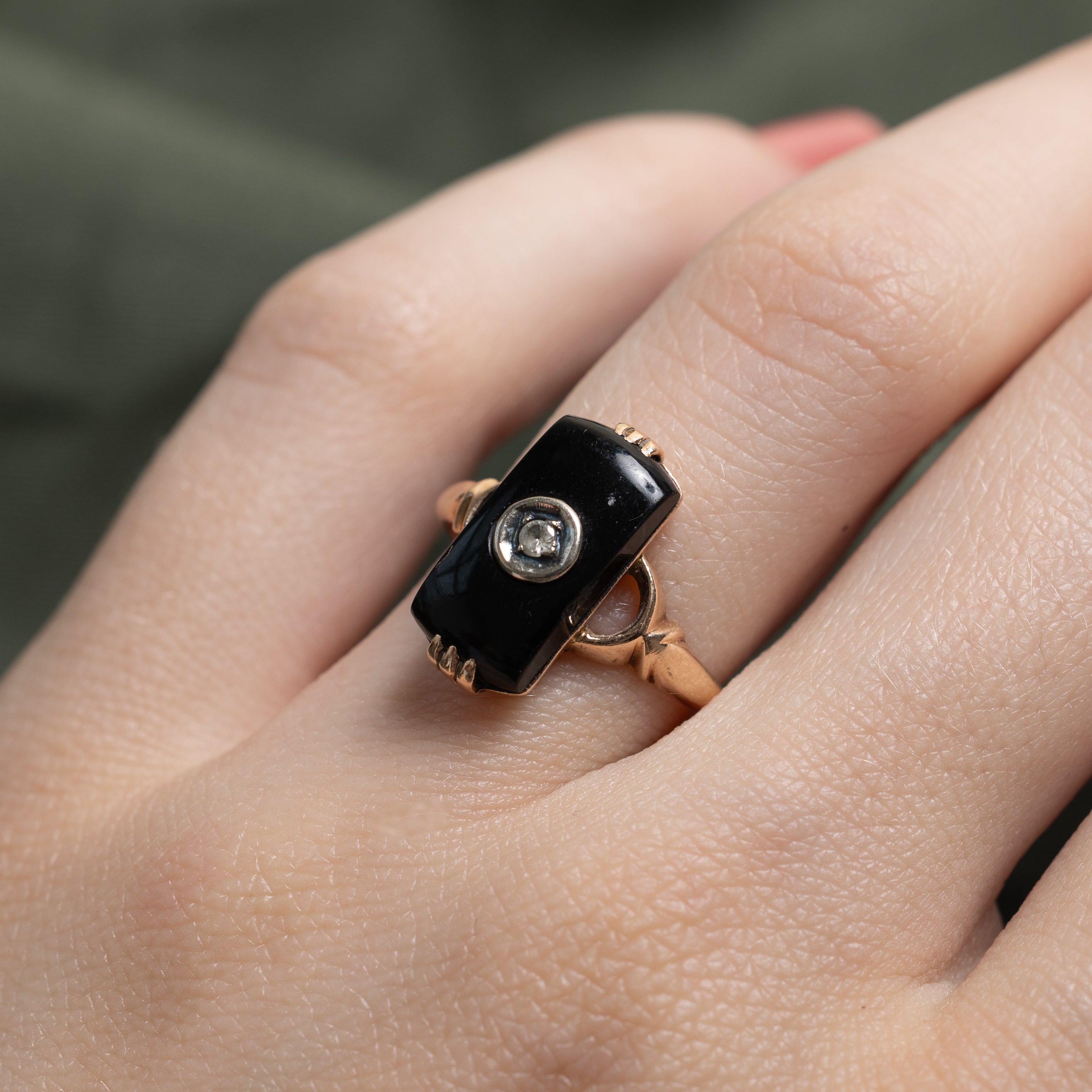 Onyx & Diamond Grooved Ring | 1.96ct, 0.02ct | SZ 5.25