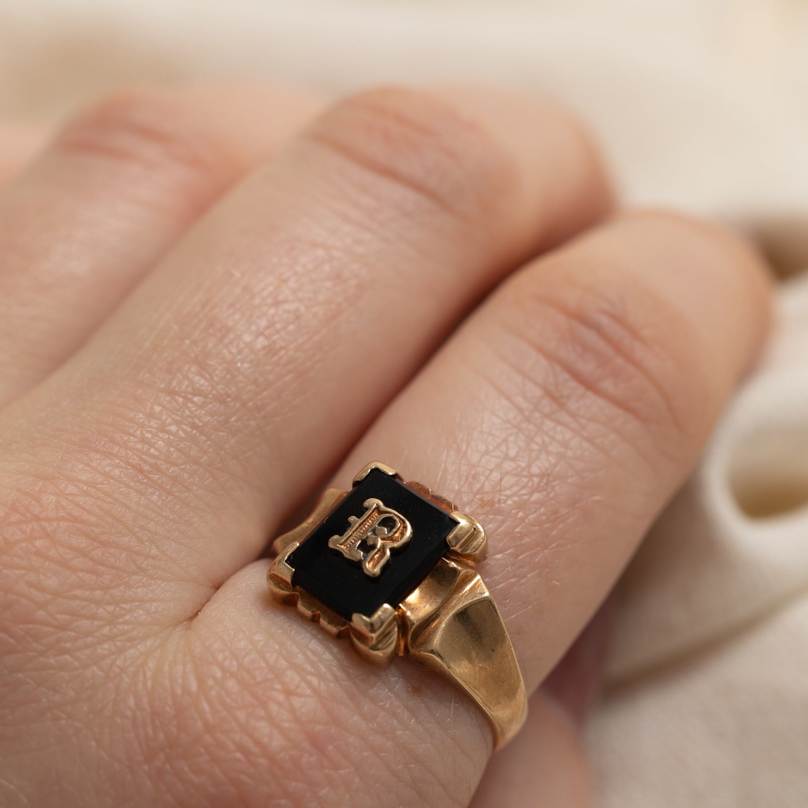 10K Onyx 'R' Initial Ring | 1.66ct | SZ 9