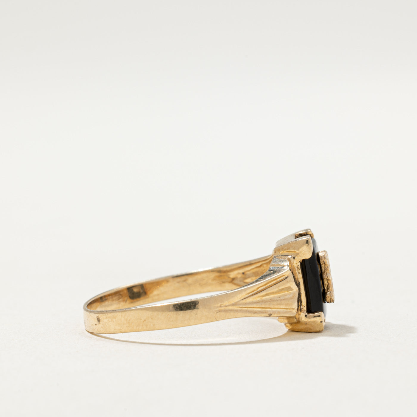 10K Onyx 'R' Initial Ring | 0.80ct | SZ 8.75