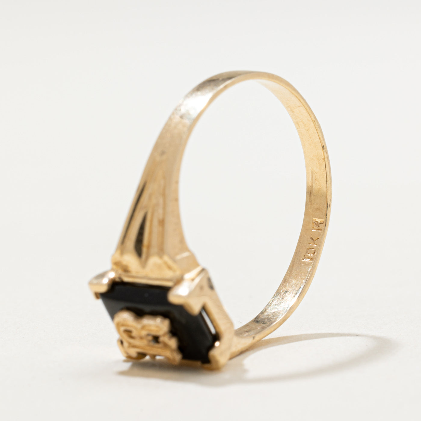 10K Onyx 'R' Initial Ring | 0.80ct | SZ 8.75