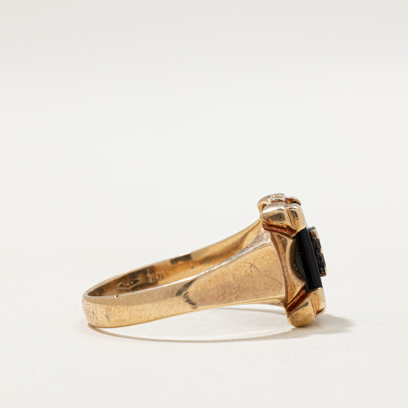10K Onyx 'R' Initial Ring | 1.66ct | SZ 9