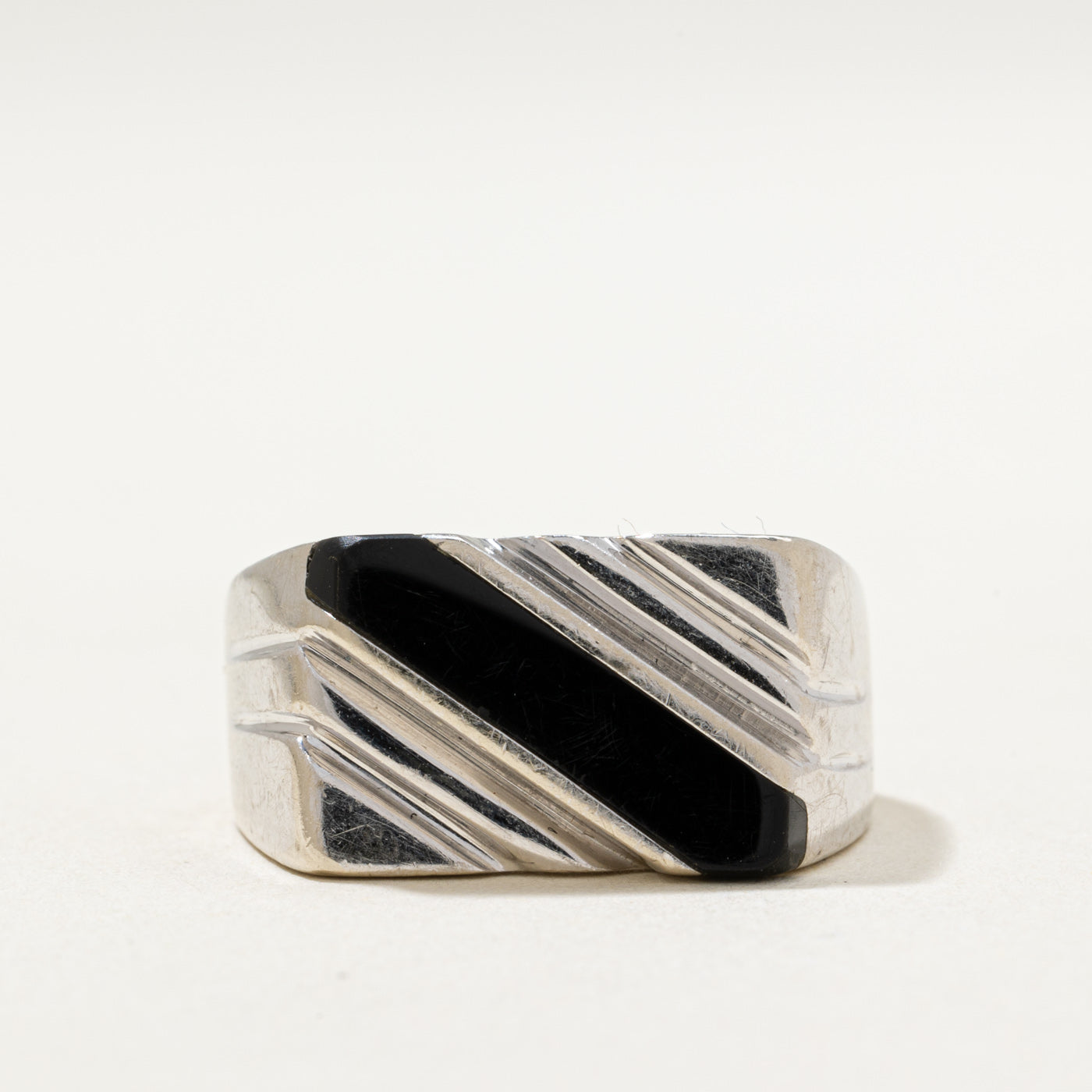 14K Diagonal Column Cabochon Onyx Signet Ring | 0.90ct | SZ 8.75