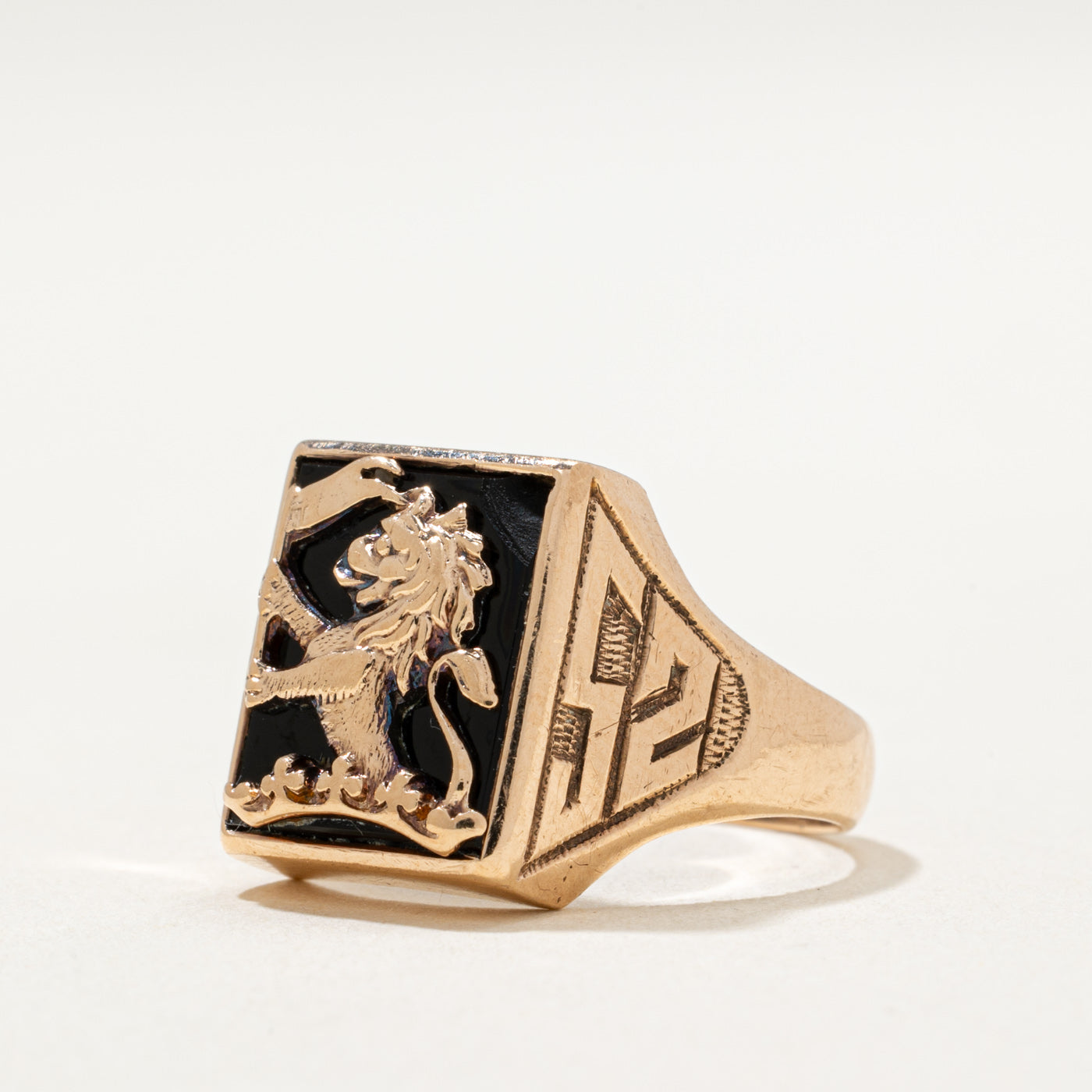 'Birks' 10K Onyx Lion Signet Ring | 1.50ct | SZ 5.25