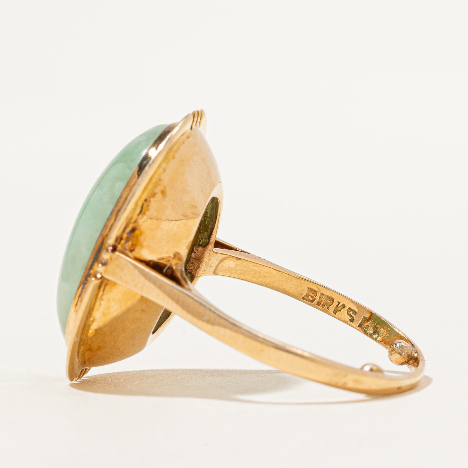 Bague ovale en dôme de jade cabochon | 7,20ct | Taille 5