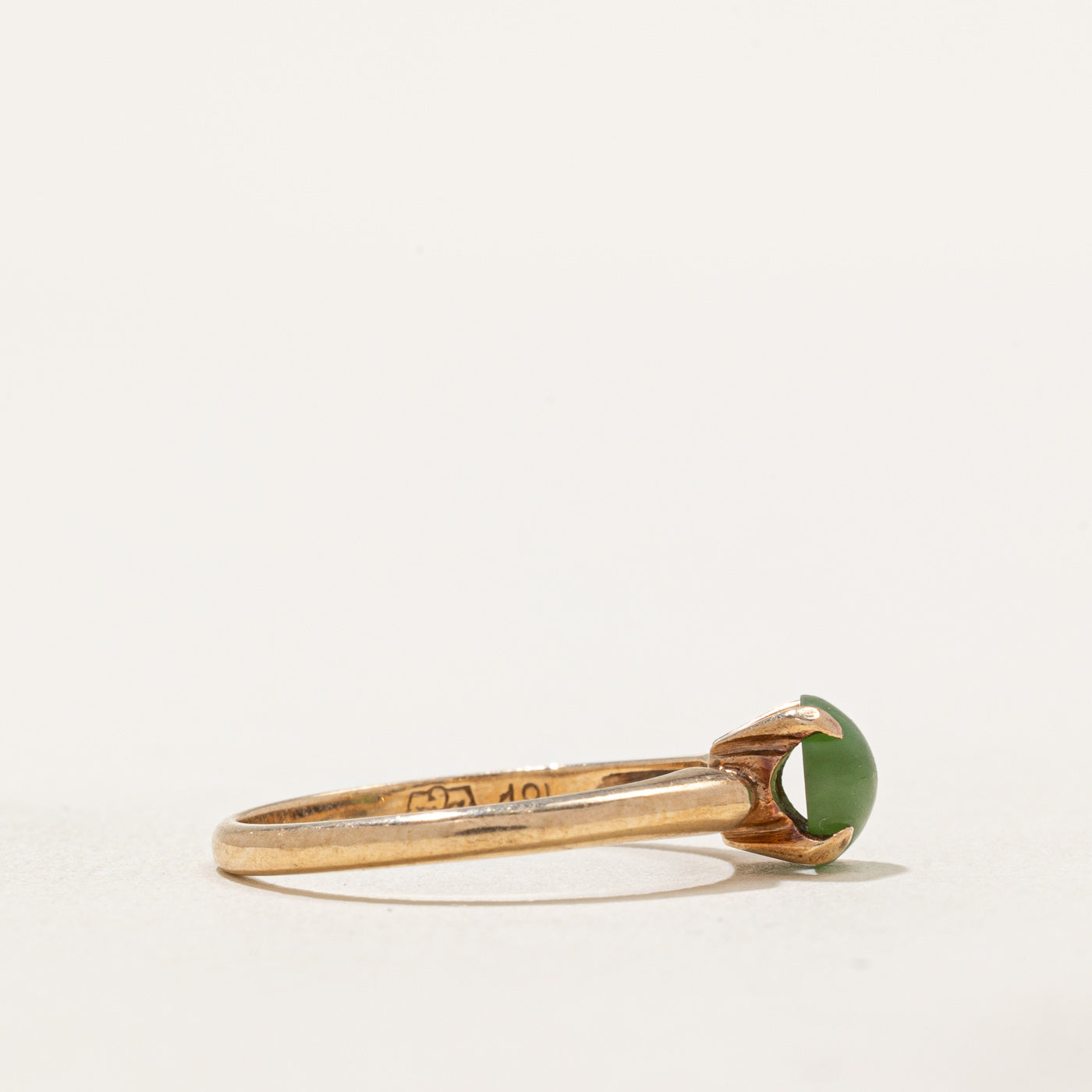 Bague en jade néphrite cabochon rond | 0,75 ct | Taille 6,75