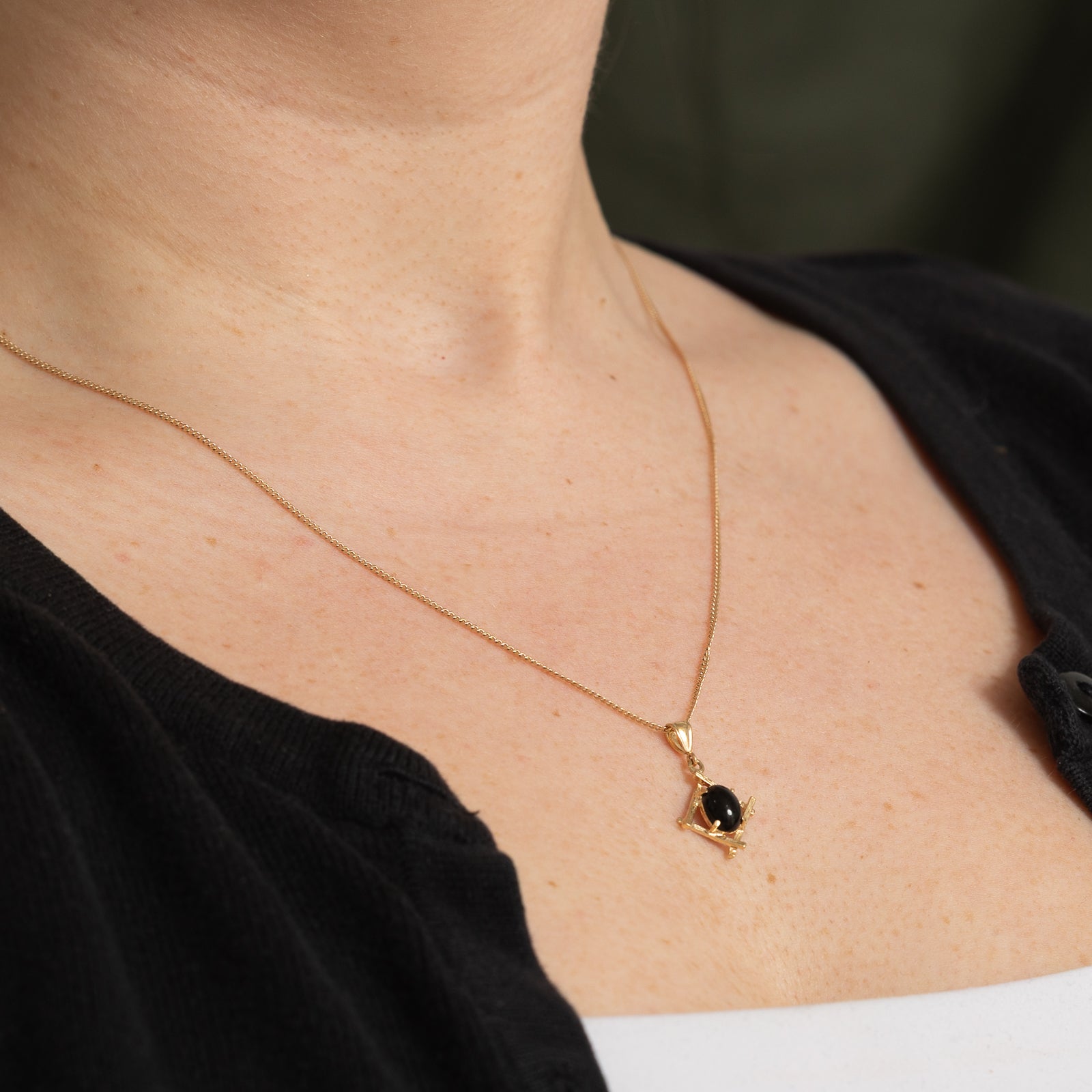 Oval Cabochon Onyx Pendant | 1.00ct