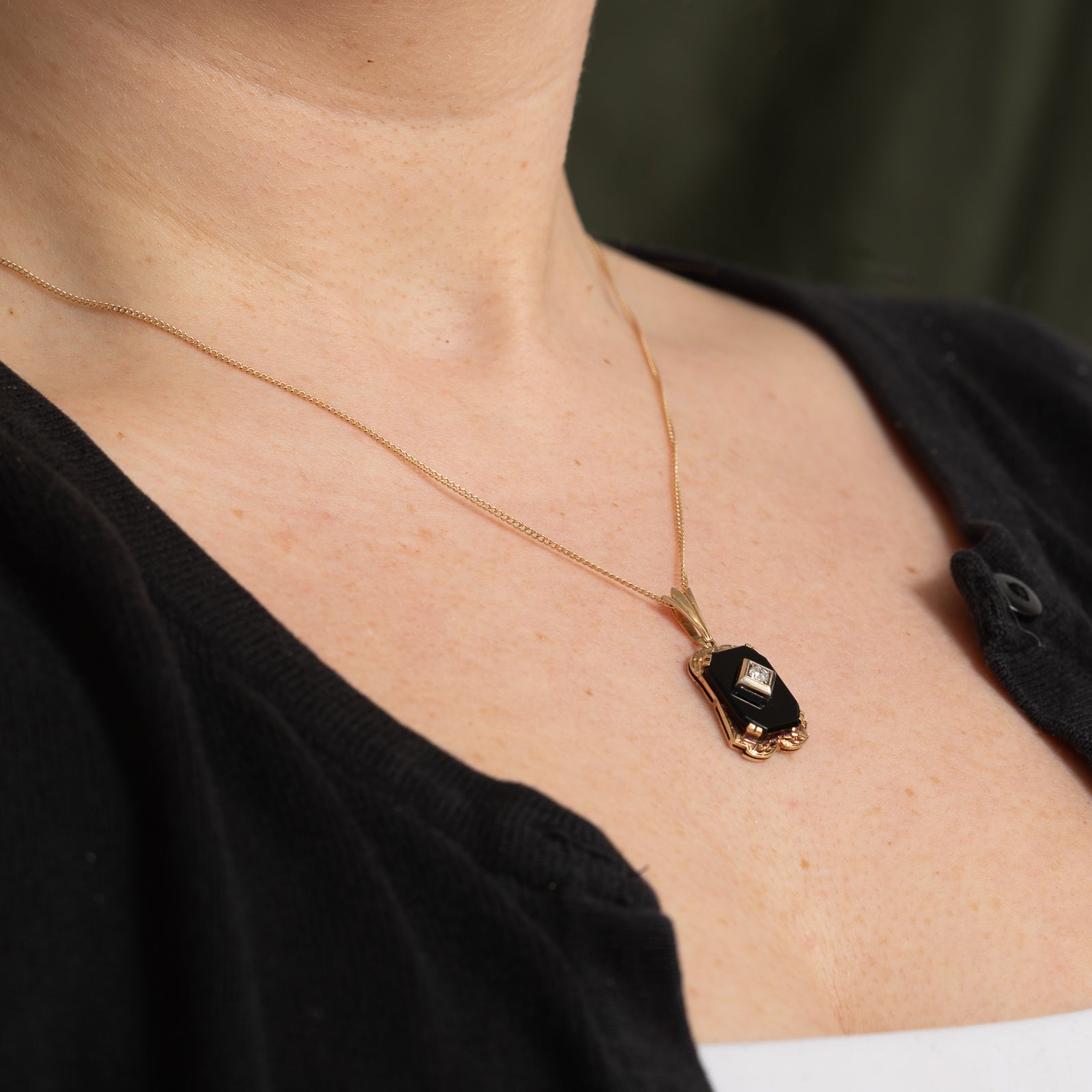 Onyx & Diamond Pendant | 3.30ct, 0.11ct