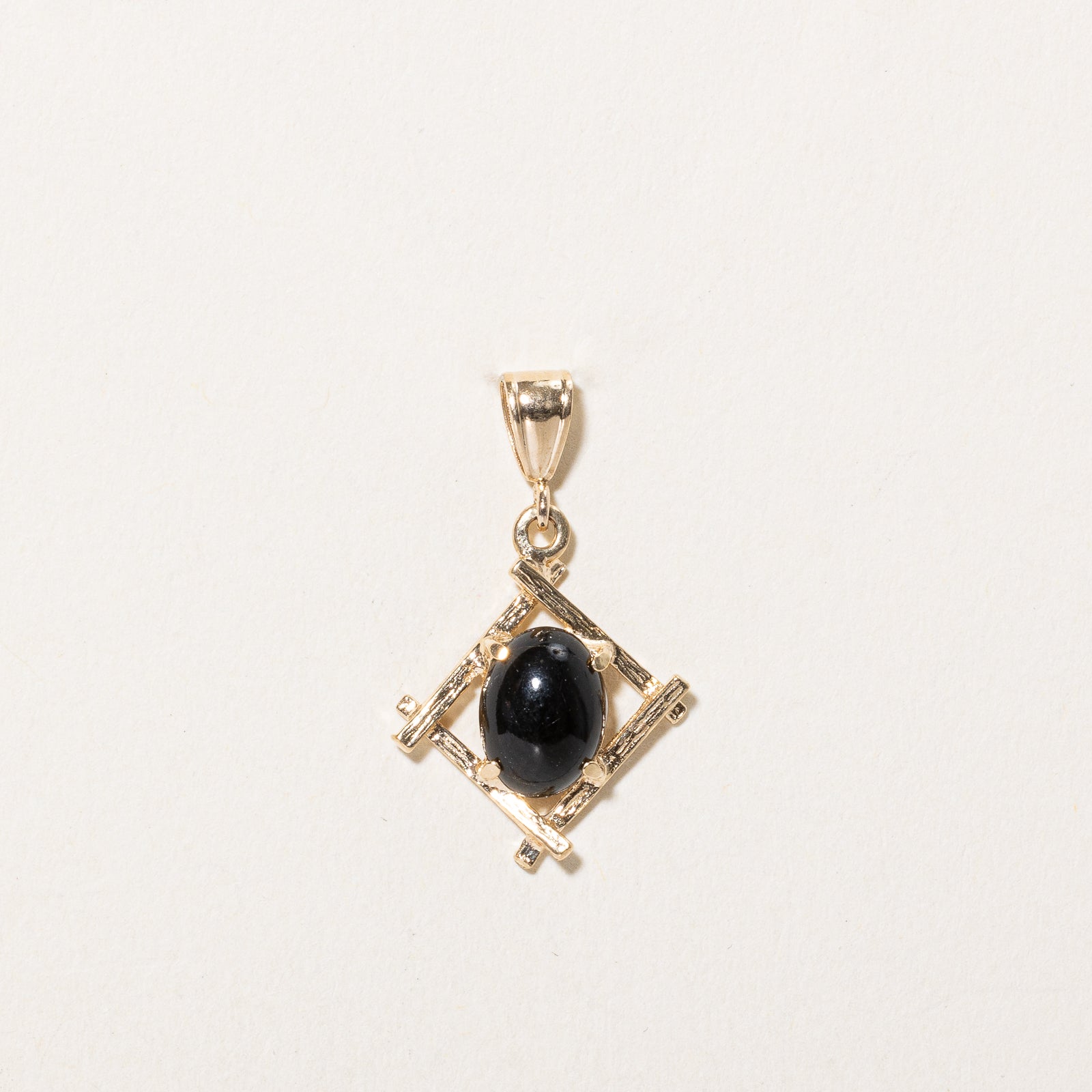 Oval Cabochon Onyx Pendant | 1.00ct
