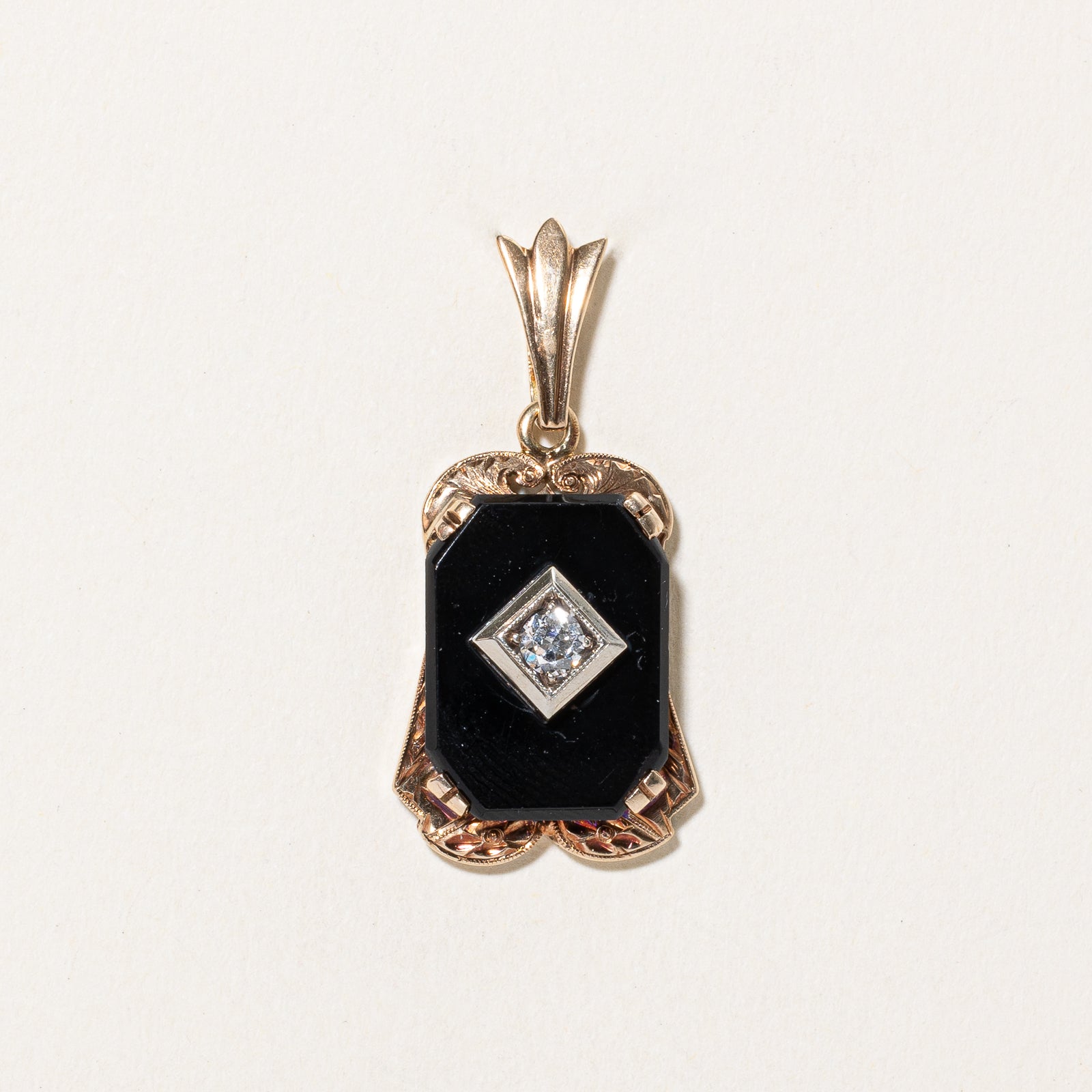 Onyx & Diamond Pendant | 3.30ct, 0.11ct