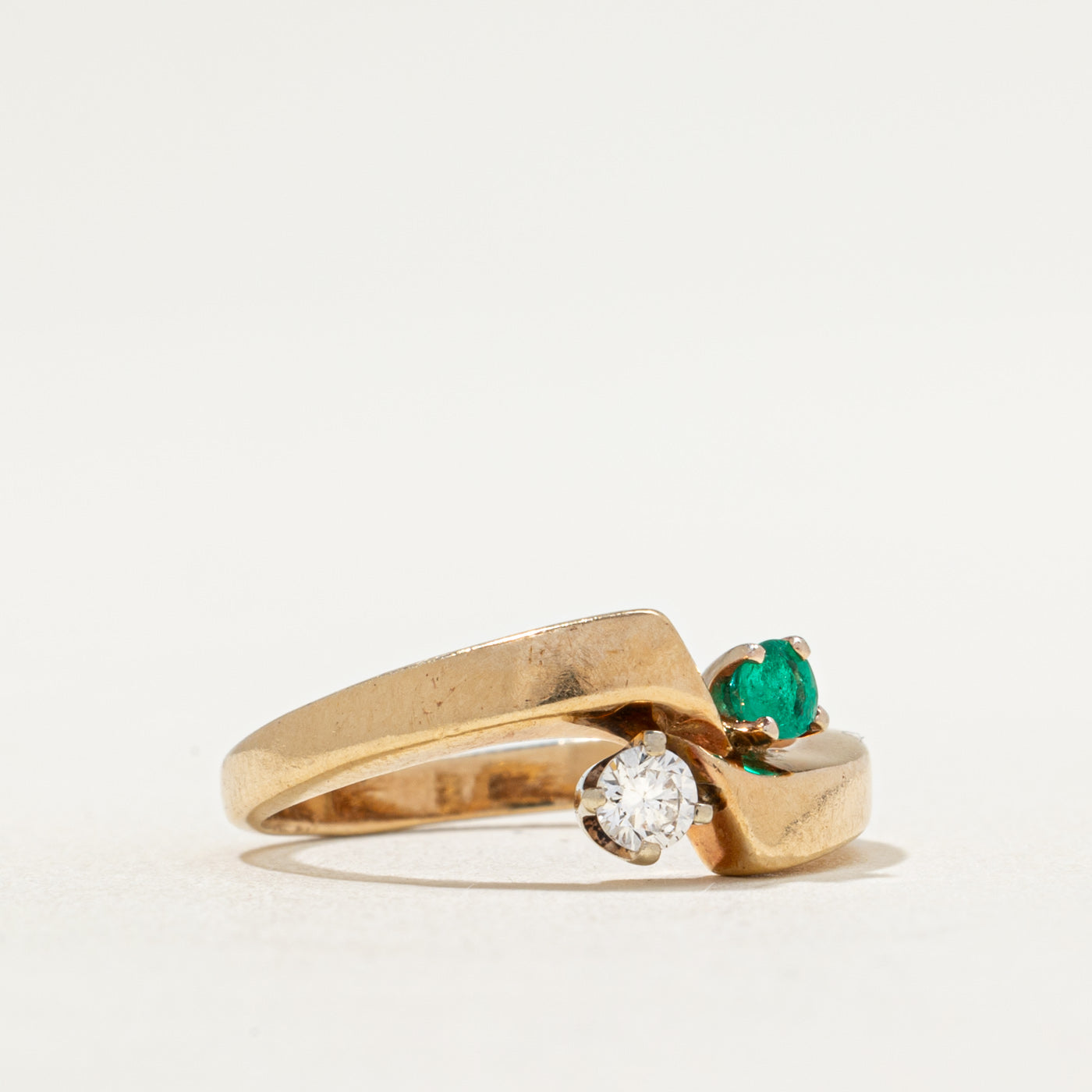 Toi Et Moi Diamond & Emerald Bypass Ring | 0.11ct, 0.08ct | SZ 5