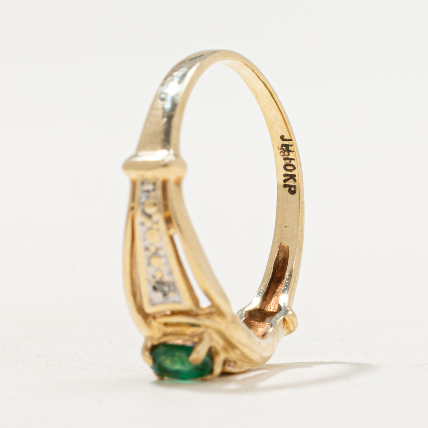 Emerald & Diamond Openwork Ring | 0.09ct, 0.01ctw | SZ 5.25