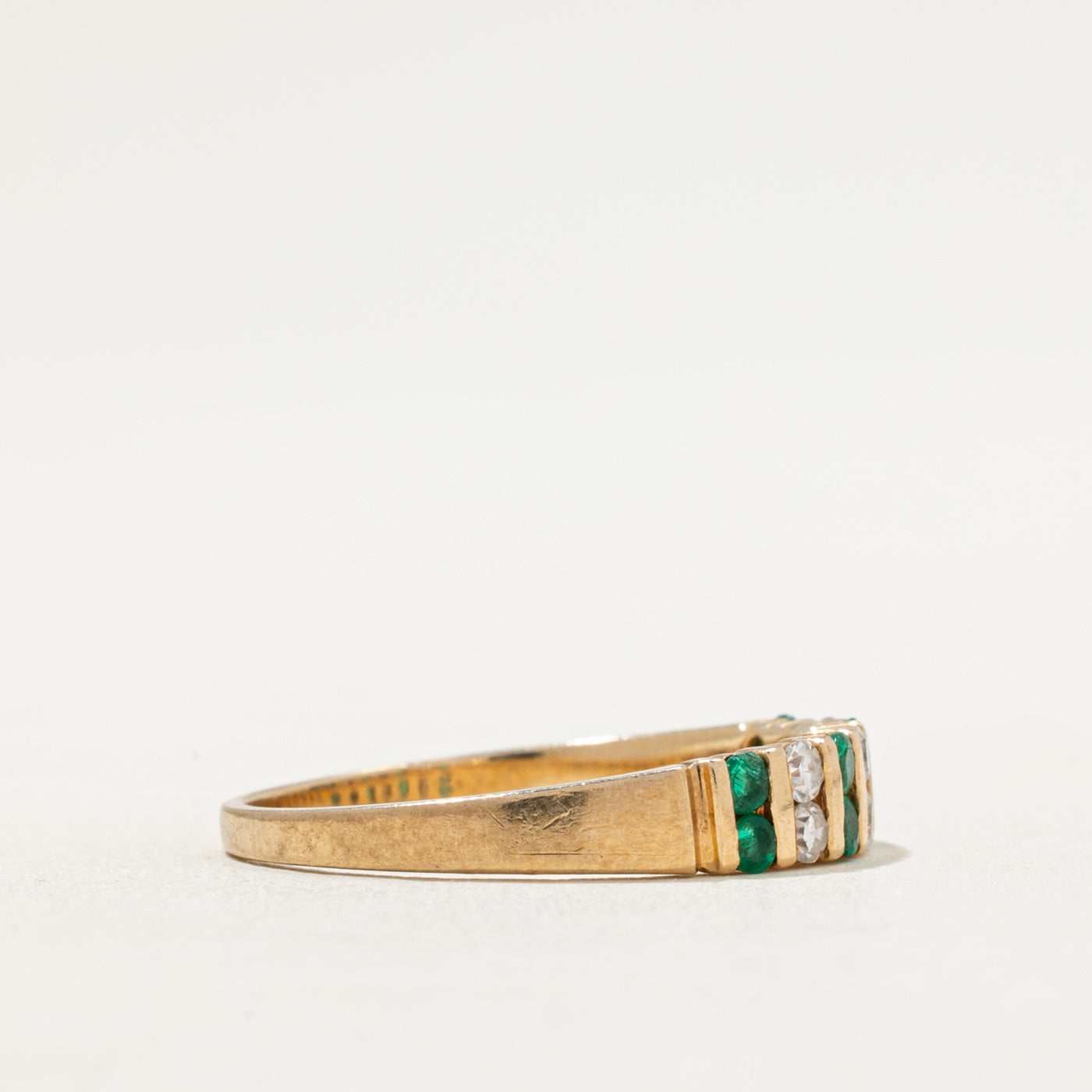 Bague multi-rangs d'émeraudes et de diamants | 0,24 ct, 0,20 ct | Taille 8,25