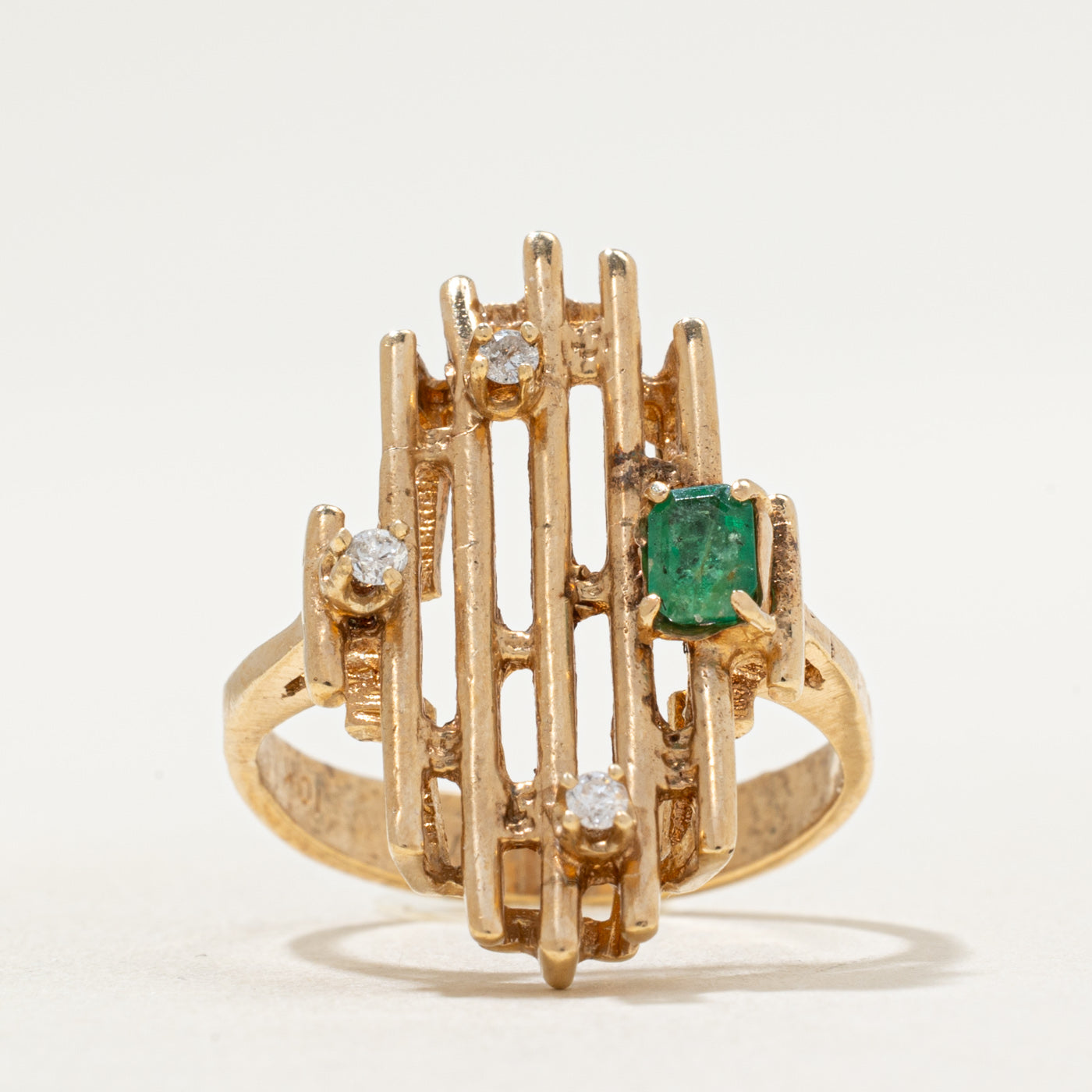 Bague sertie d'émeraudes et de diamants | 0,20 ct, 0,08 ct au total | Taille 7